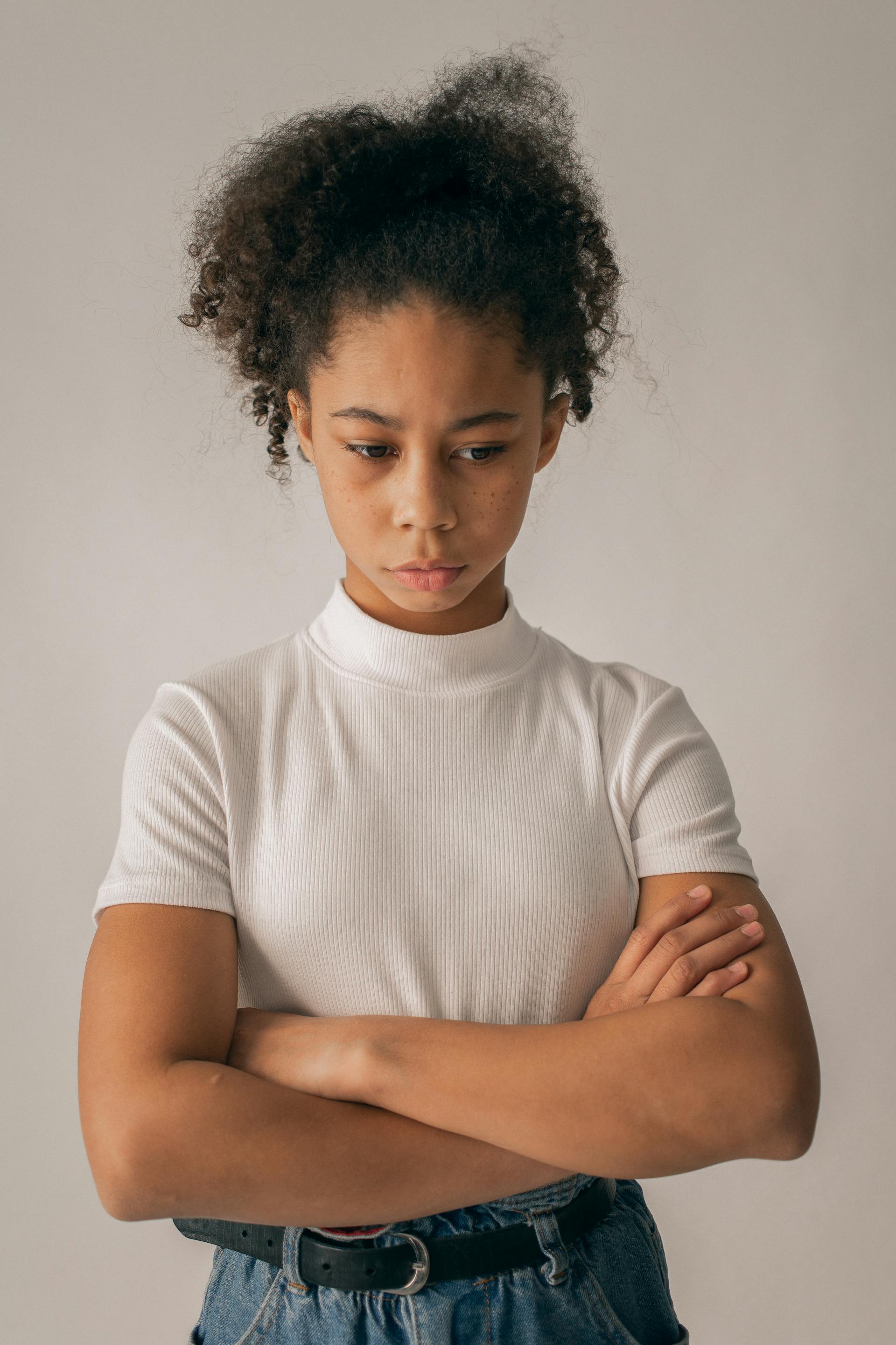 An upset teenage girl | Source: Pexels