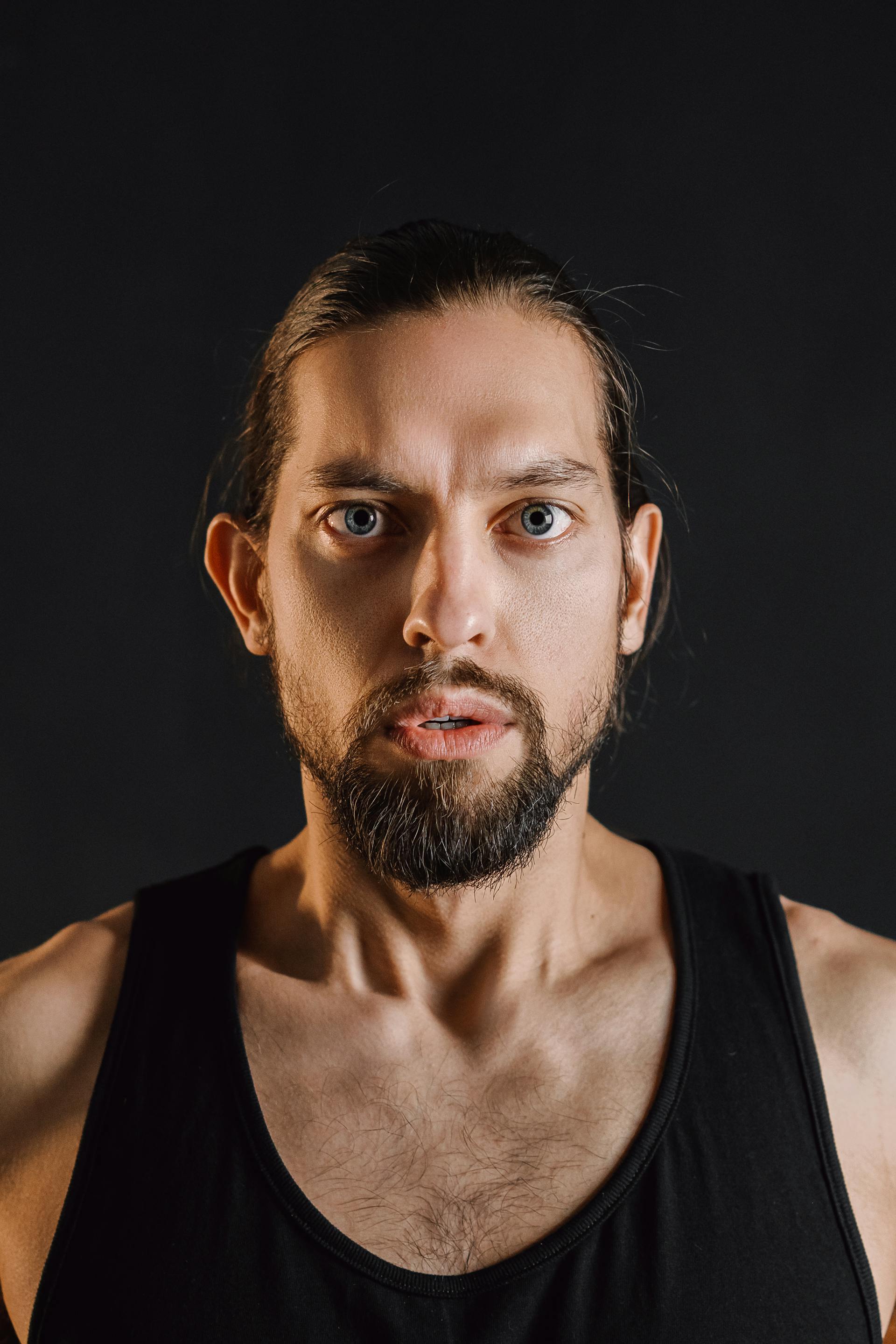 A man staring at someone in shock | Source: Pexels
