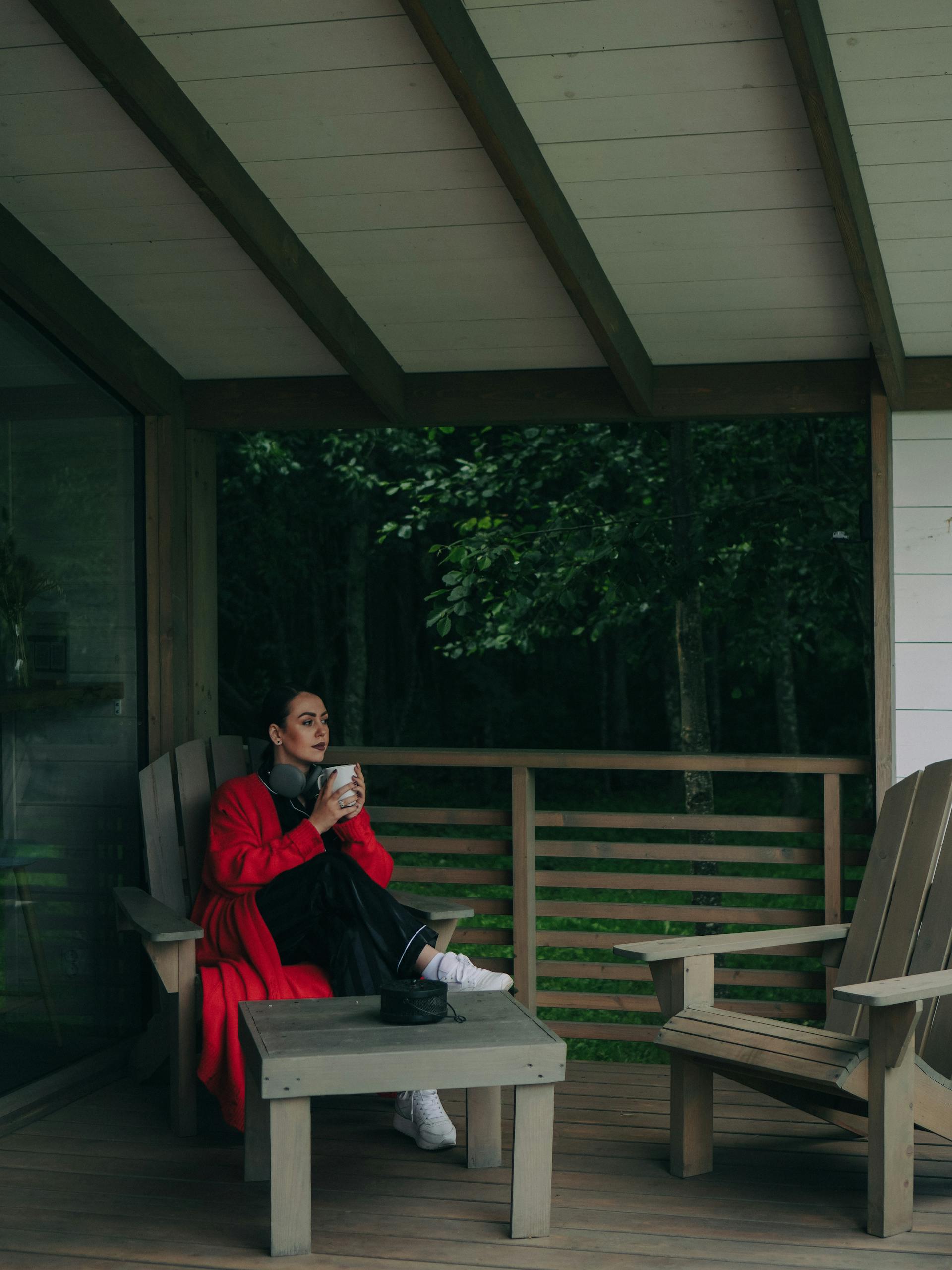 A thoughtful woman | Source: Pexels