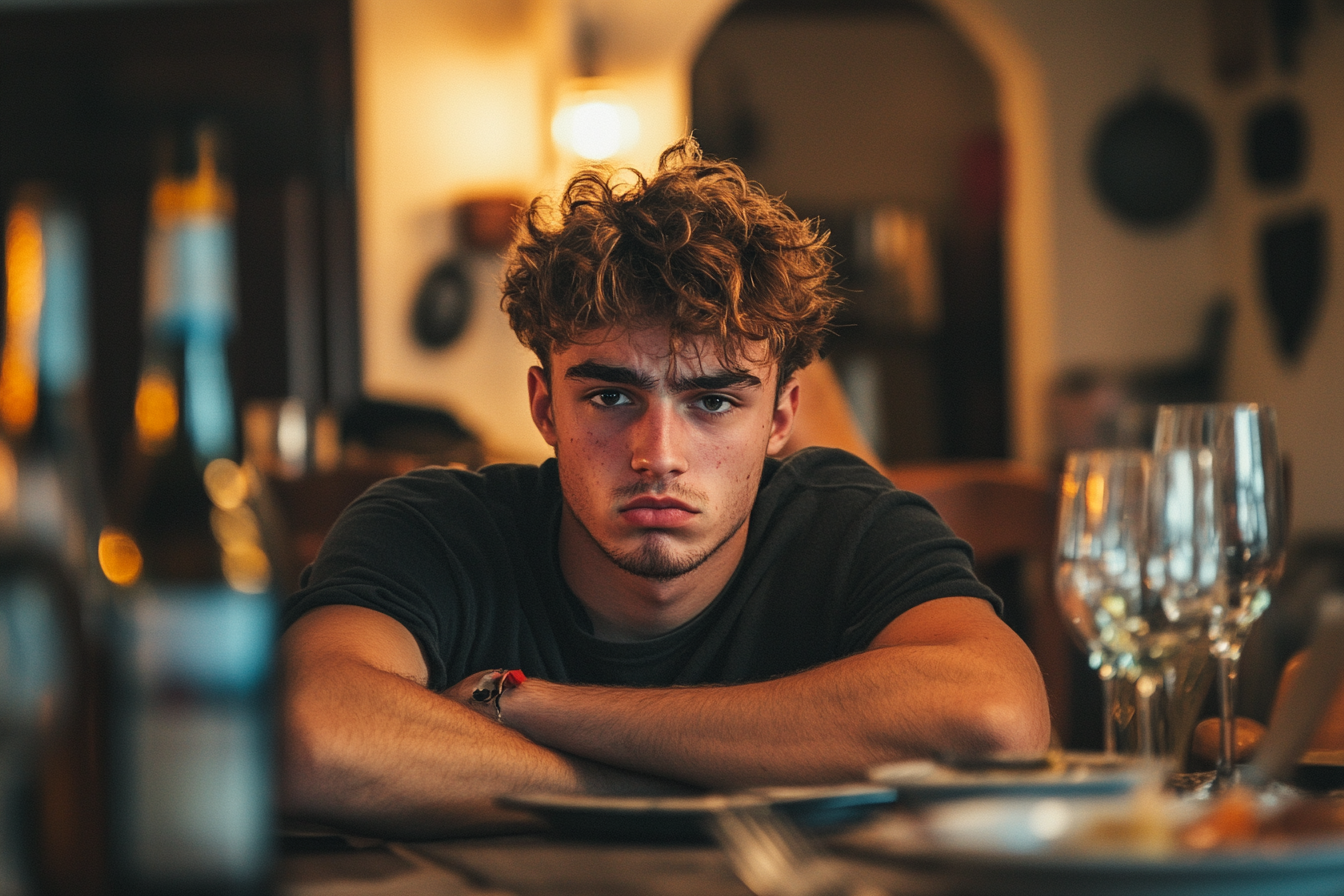 Un jeune homme en colère | Source : Midjourney