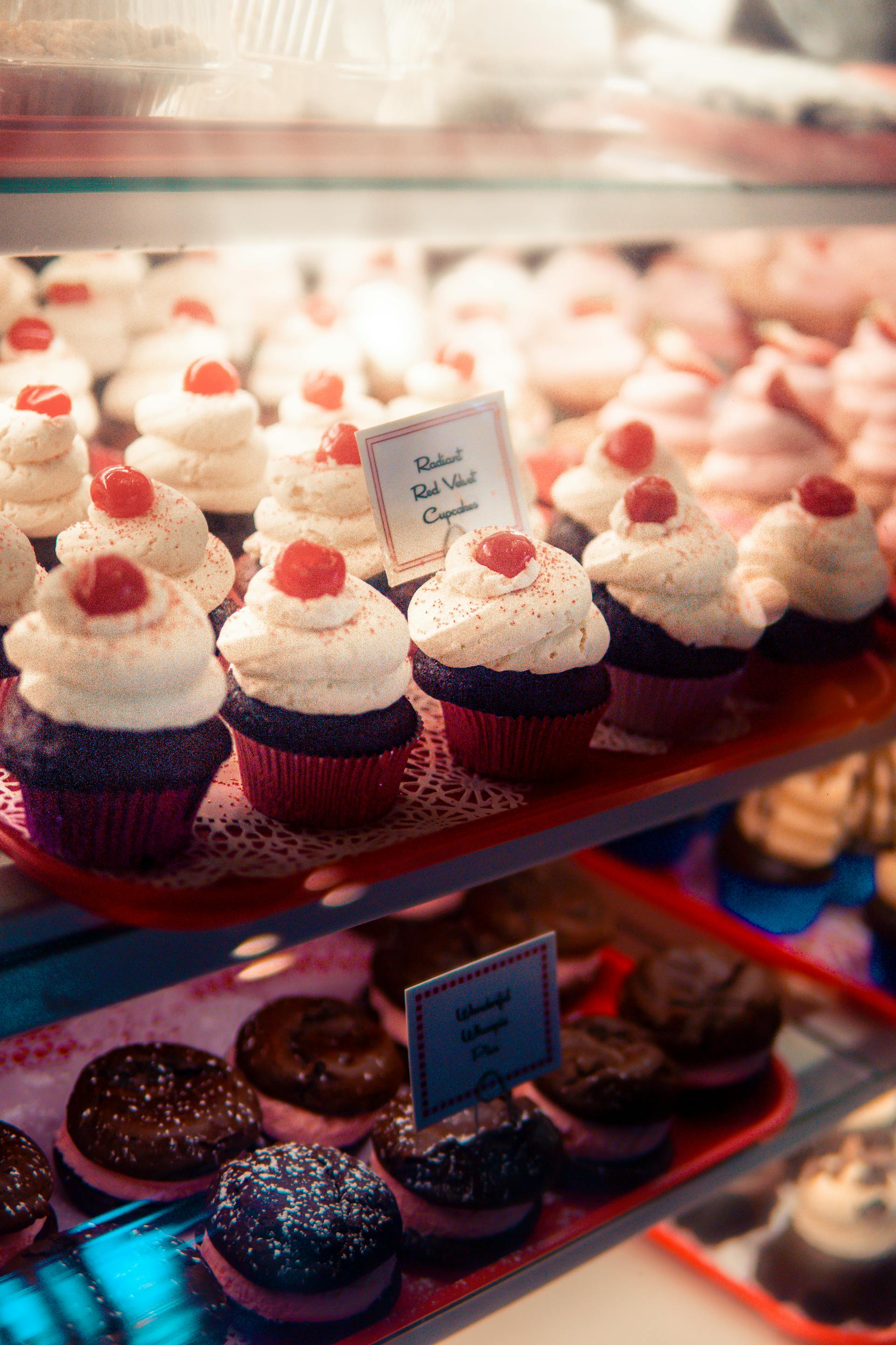 A bakery display | Source: Pexels