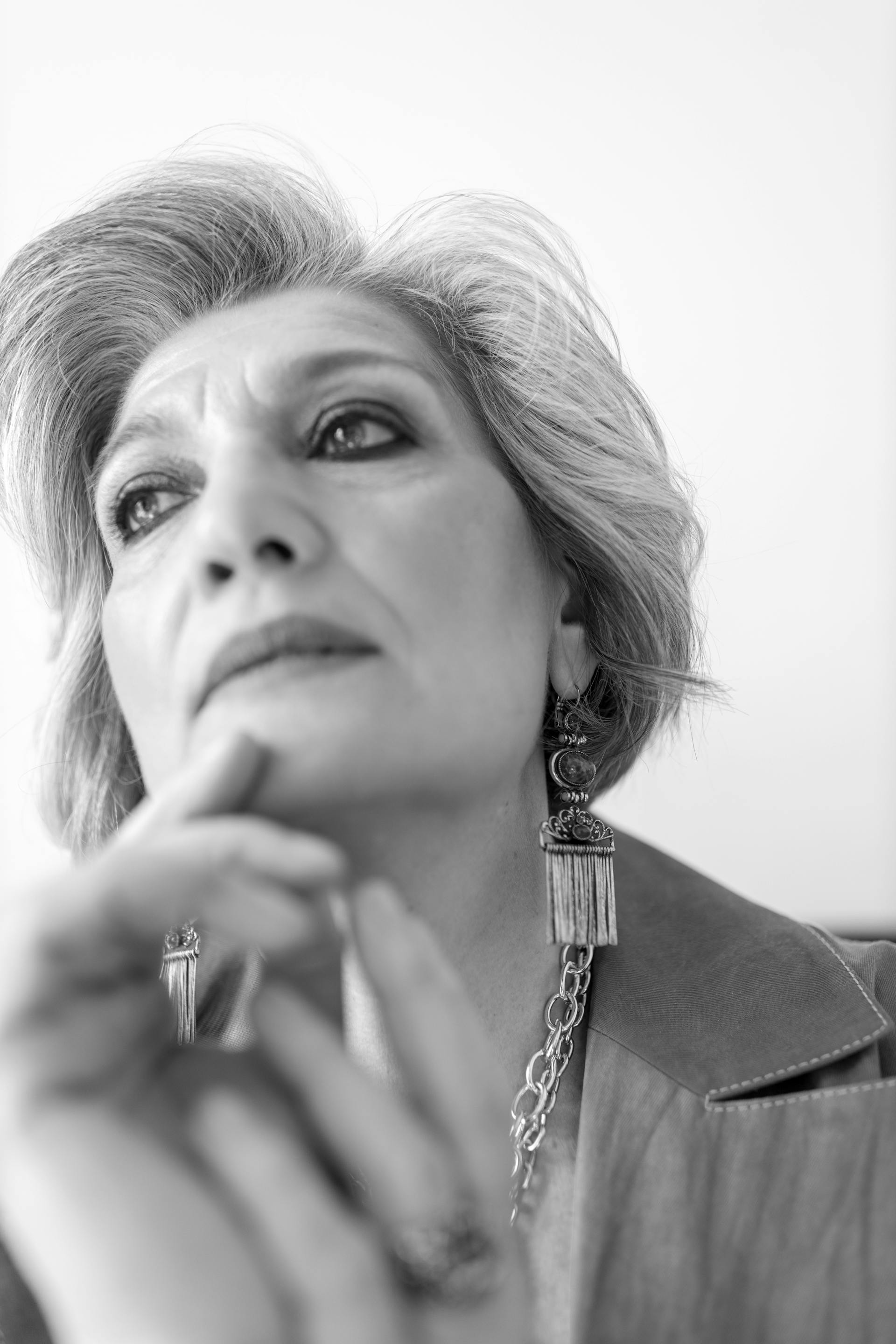 A stern-looking woman | Source: Pexels