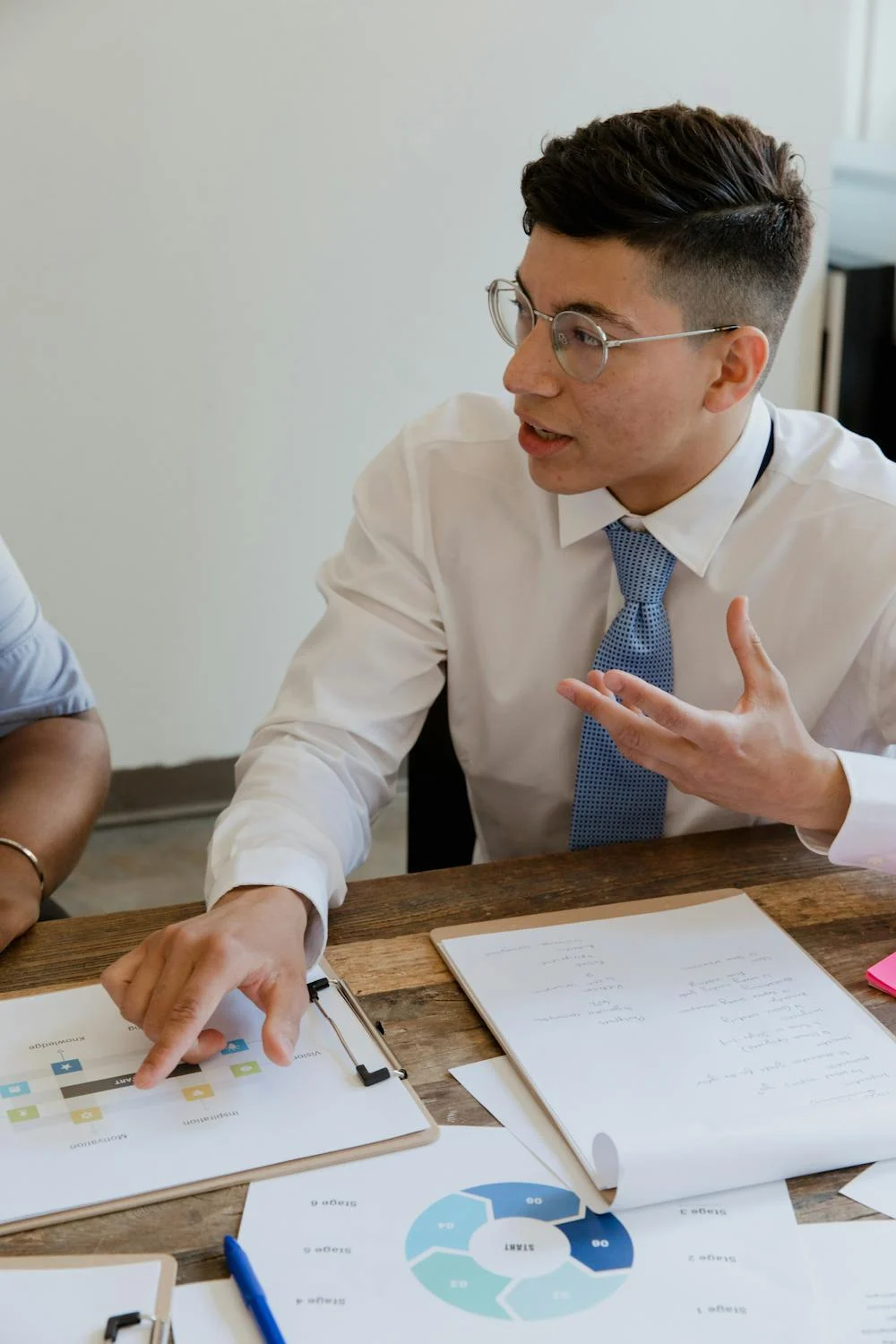 A boss talking | Source: Pexels
