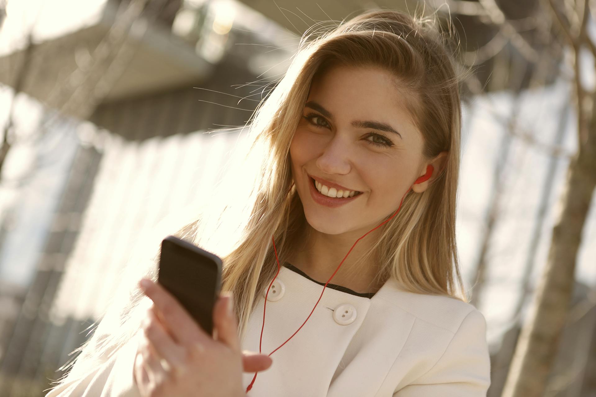 A smiling woman | Source: Pexels