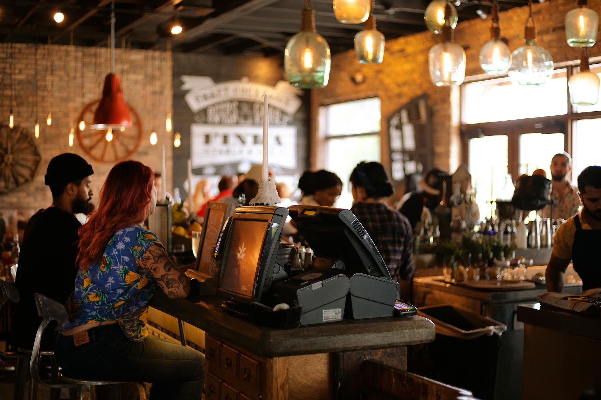 People in a café | Source: Pexels