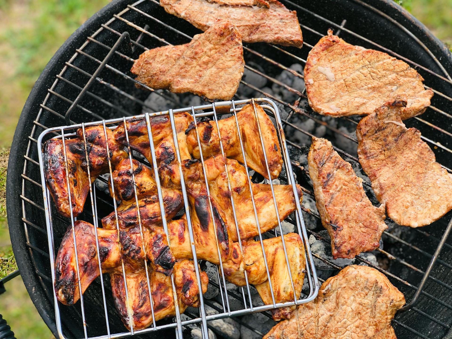 A barbecue grill | Source: Pexels