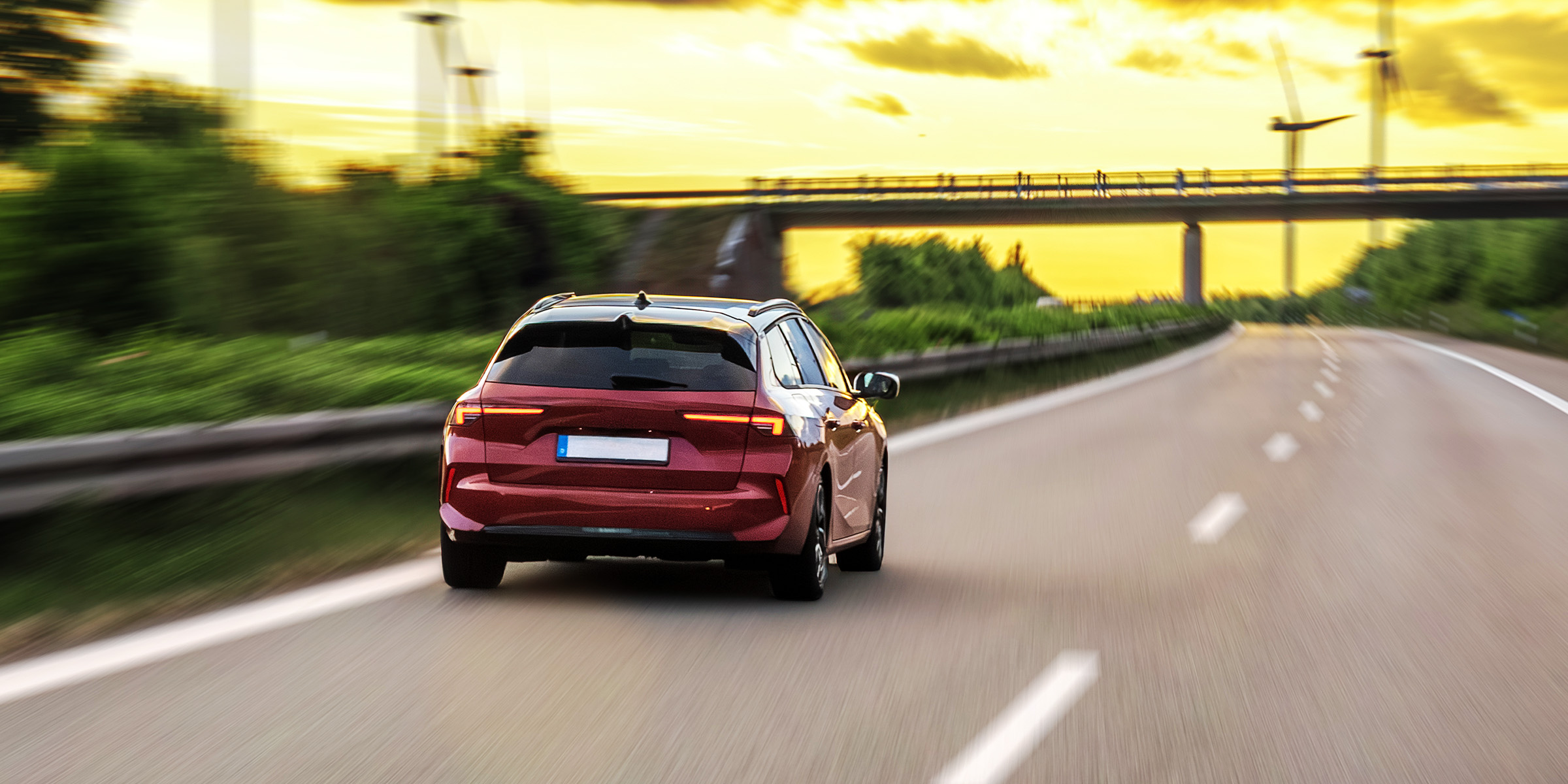 A car on the move | Source: Freepik