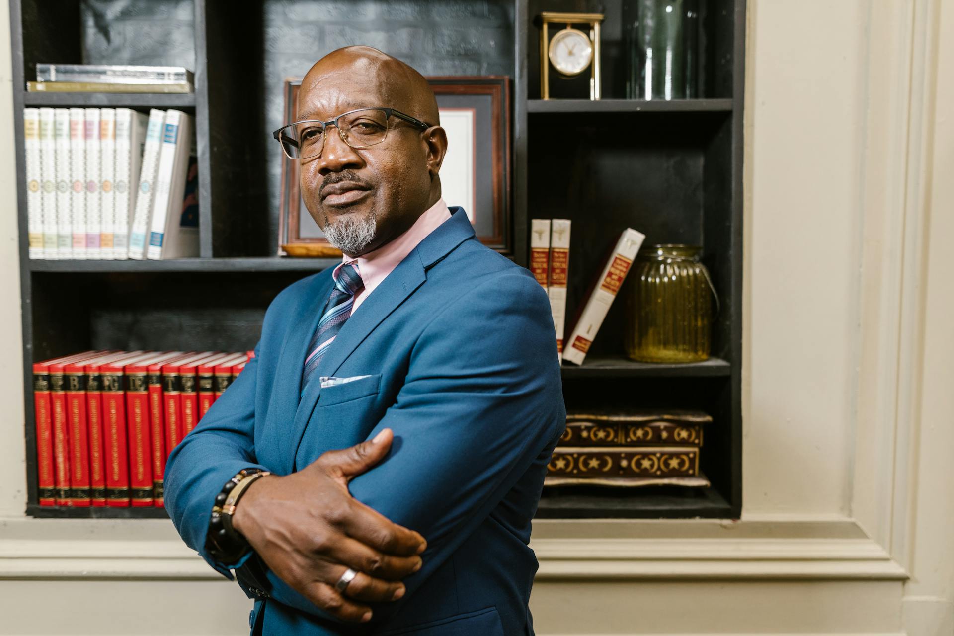 A man standing in an office | Source: Pexels
