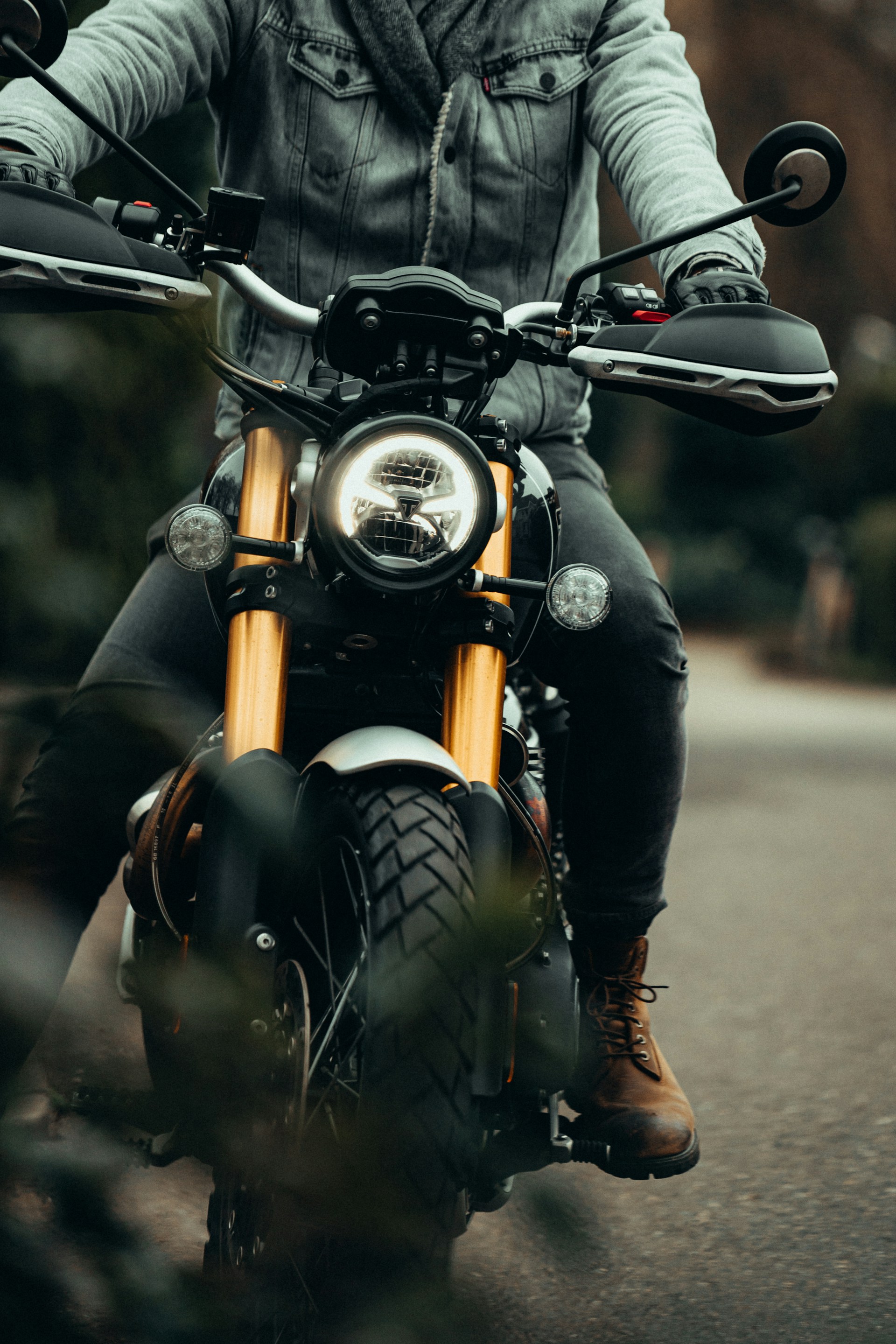 A man riding a motorcycle | Source: Unsplash