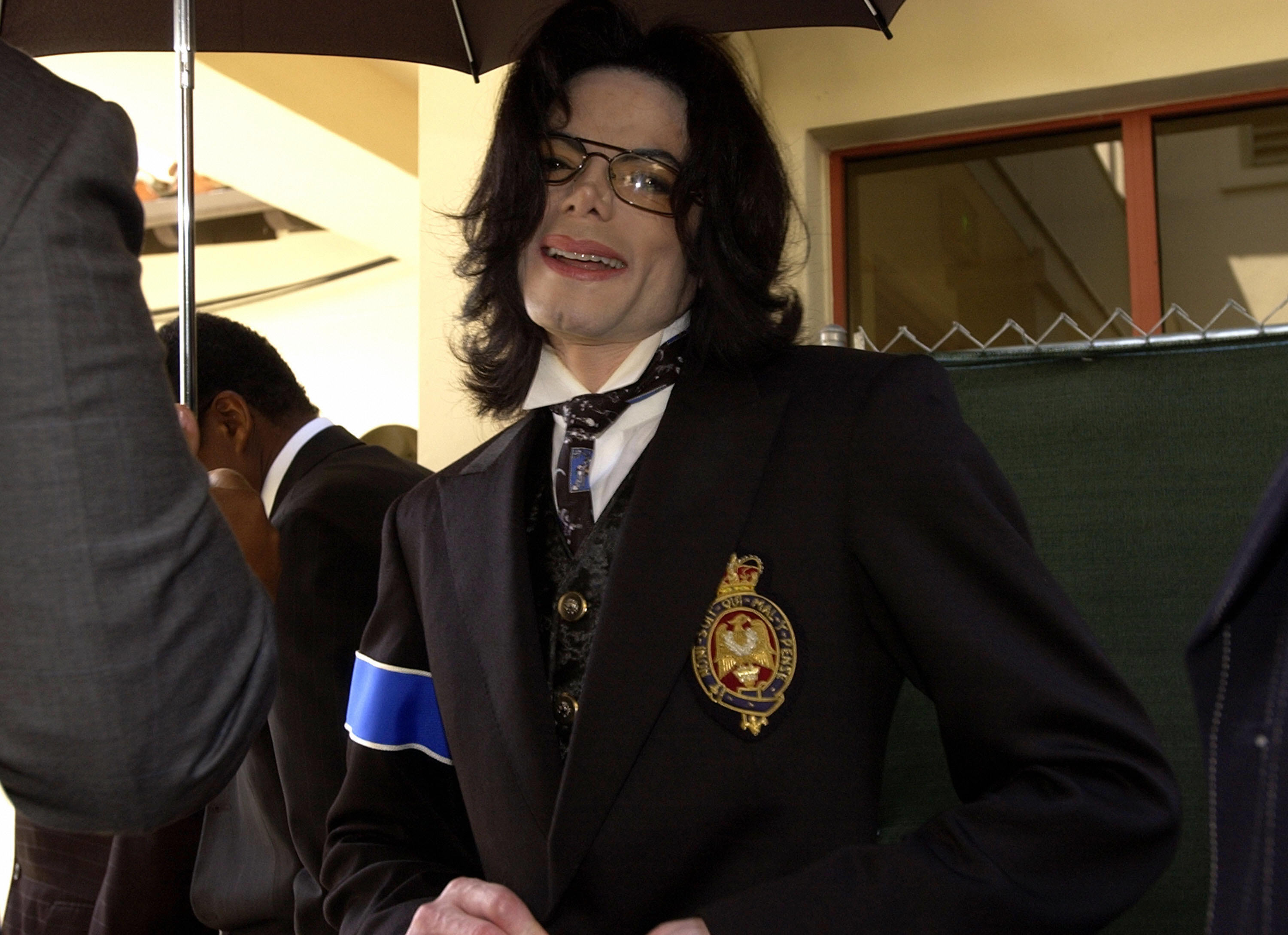 Michael Jackson exits the the Santa Barbara County courthouse on April 12, 2005 in Santa Maria, California. | Source: Getty Images