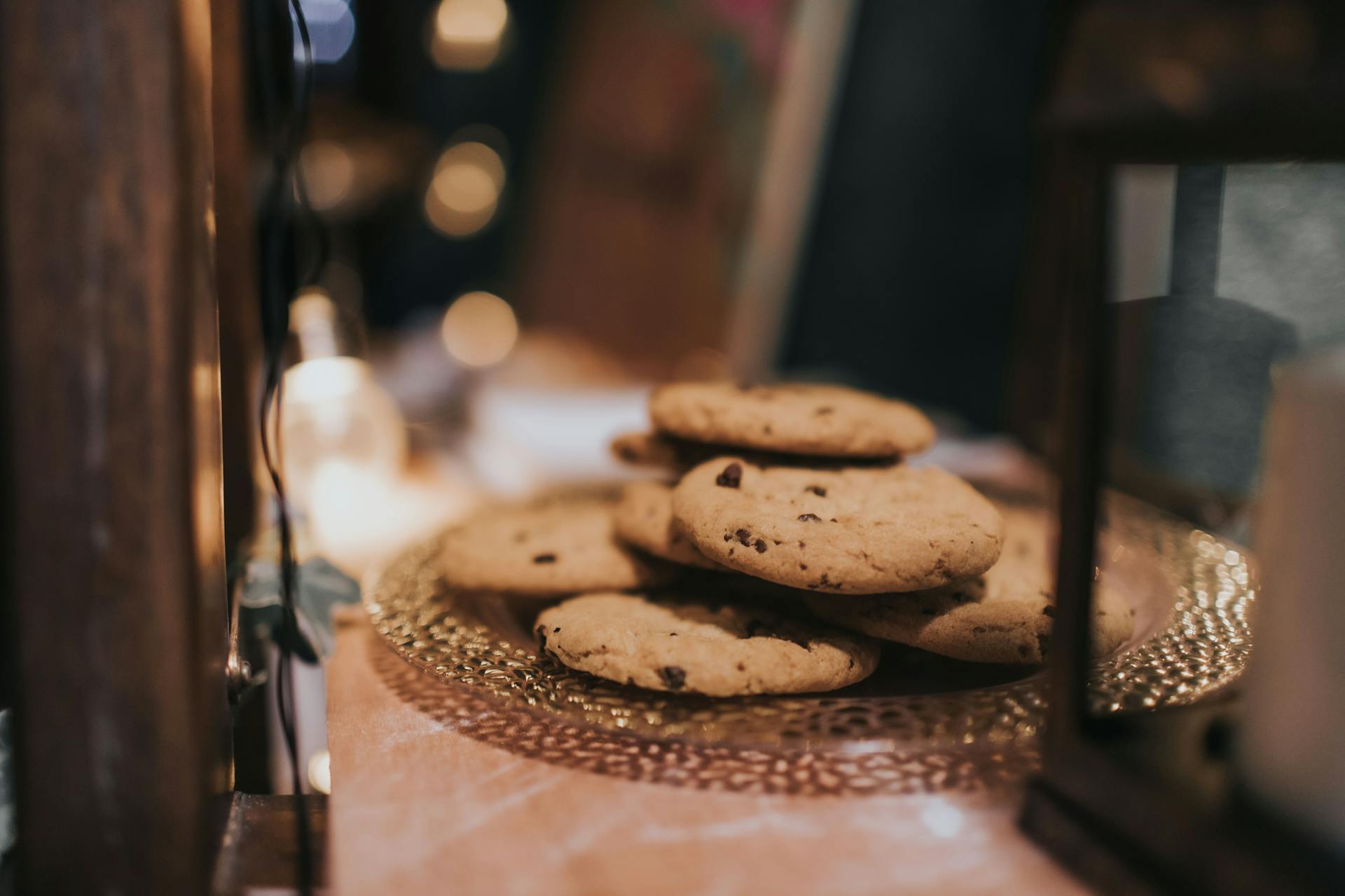 Cookies on a plate | Source: Pexels