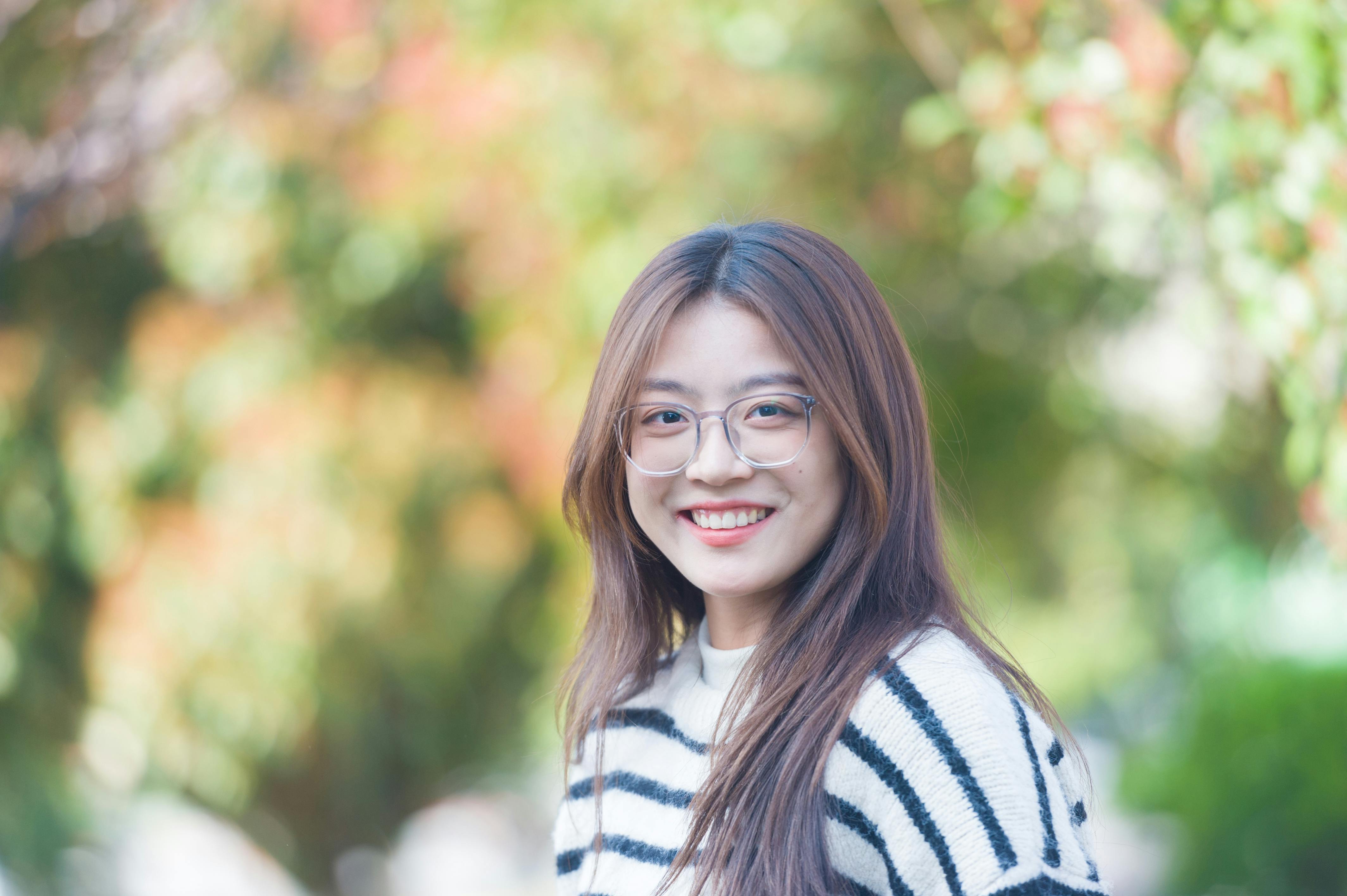 A woman smiling | Source: Pexels