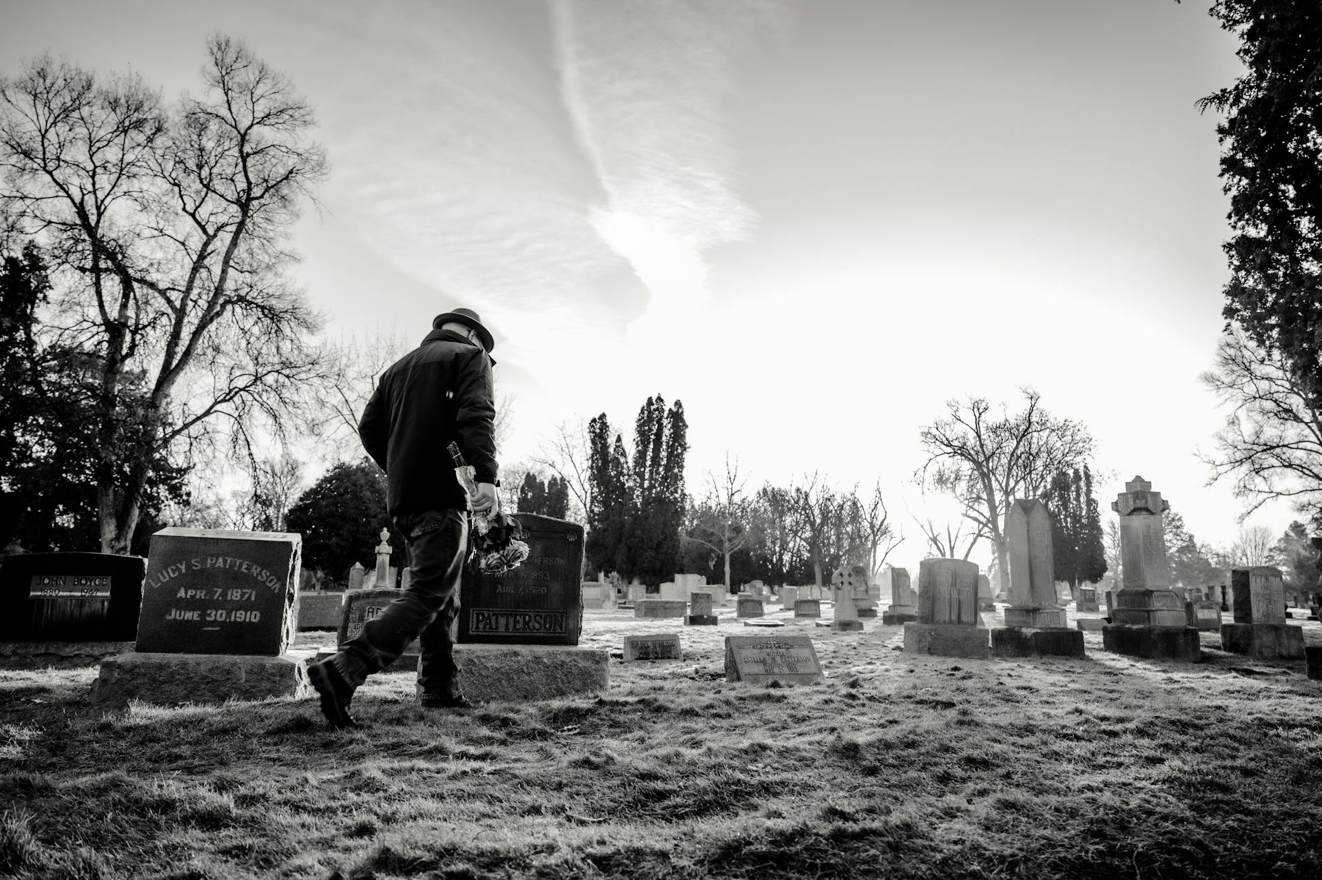 A man walking in the cemetery | Source: Pexels