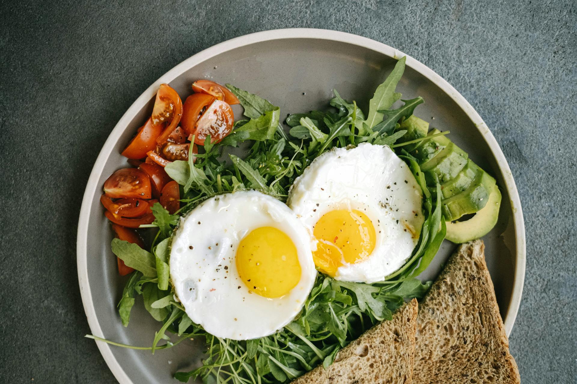 Eggs with vegetables | Source: Pexels