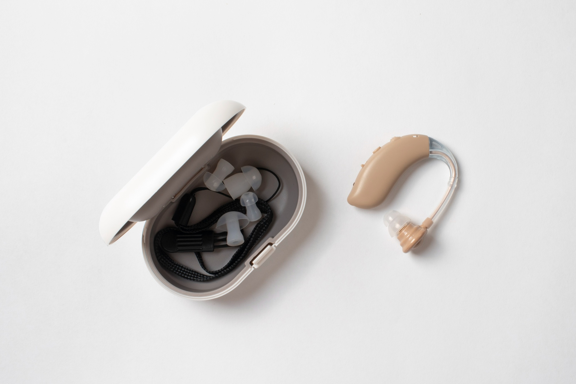A hearing aid | Source: Freepik