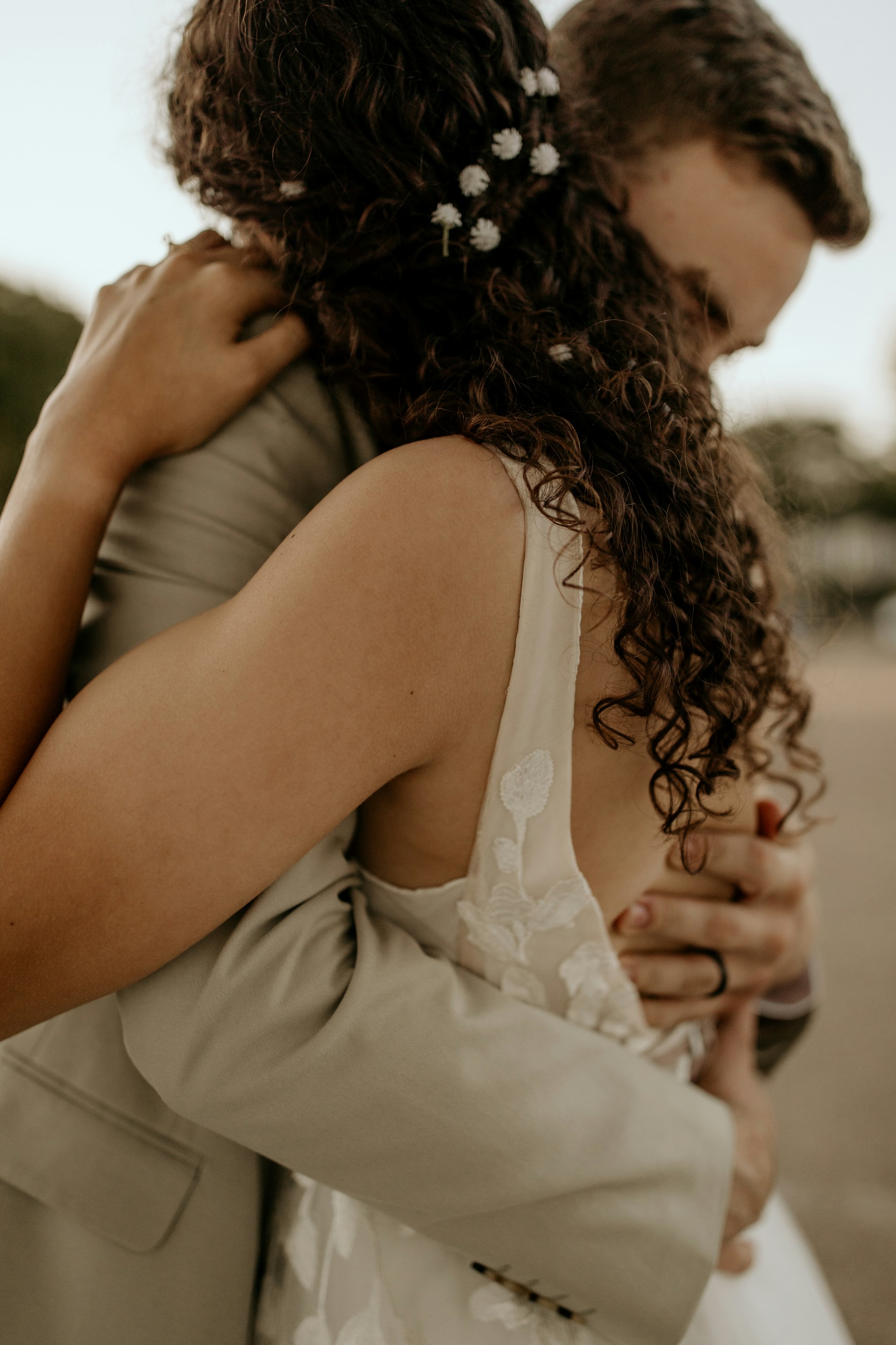 A couple hugging each other | Source: Unsplash