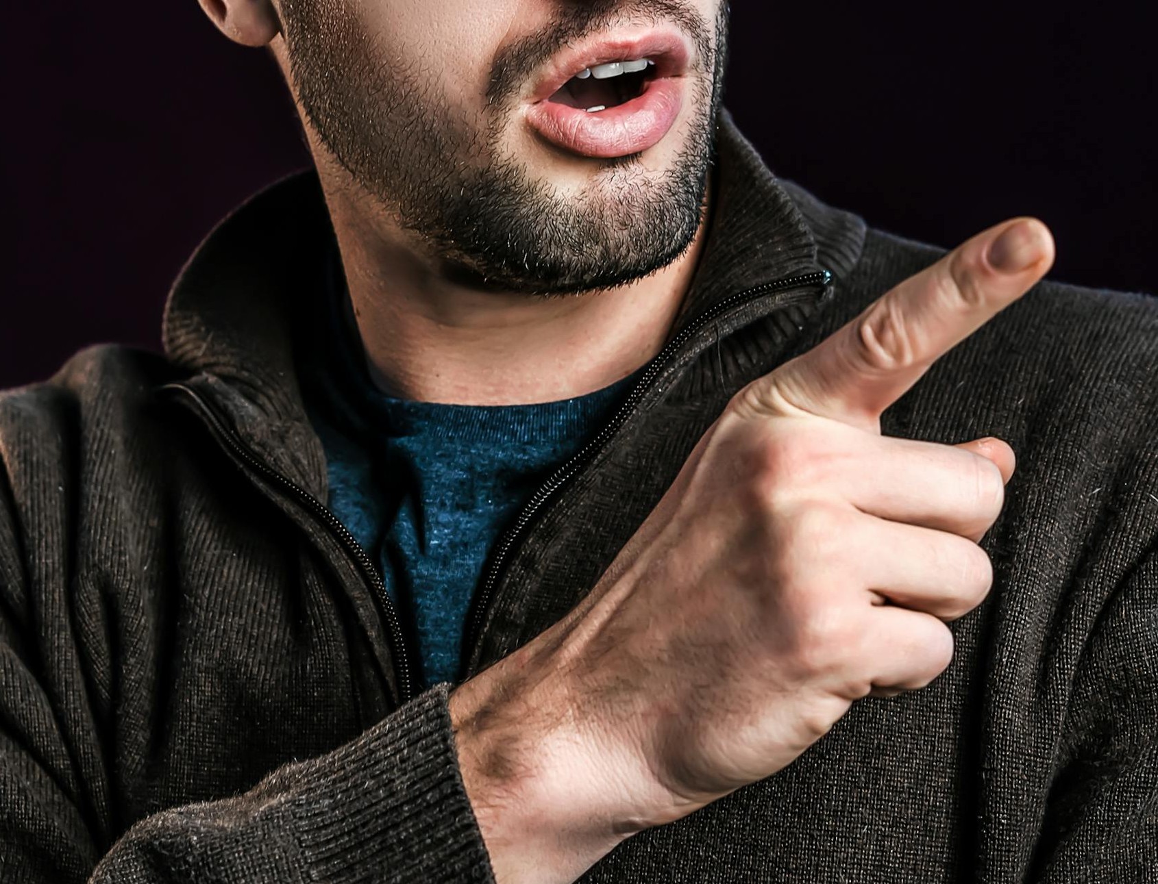 A man pointing his finger at something | Source: Pexels