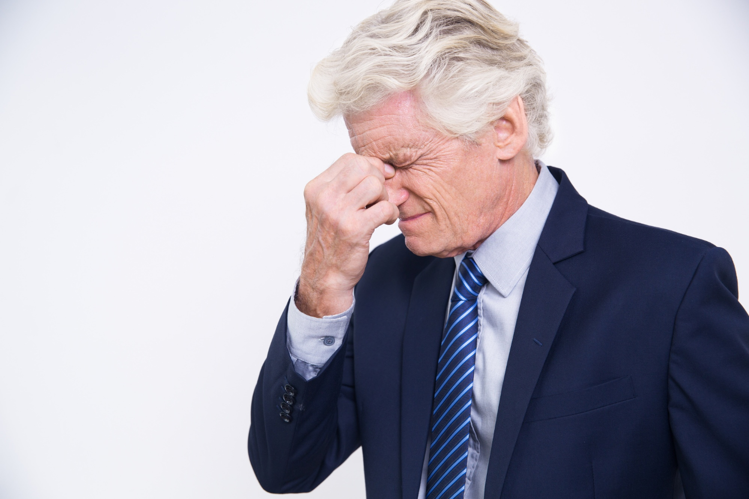A frustrated senior man | Source: Freepik