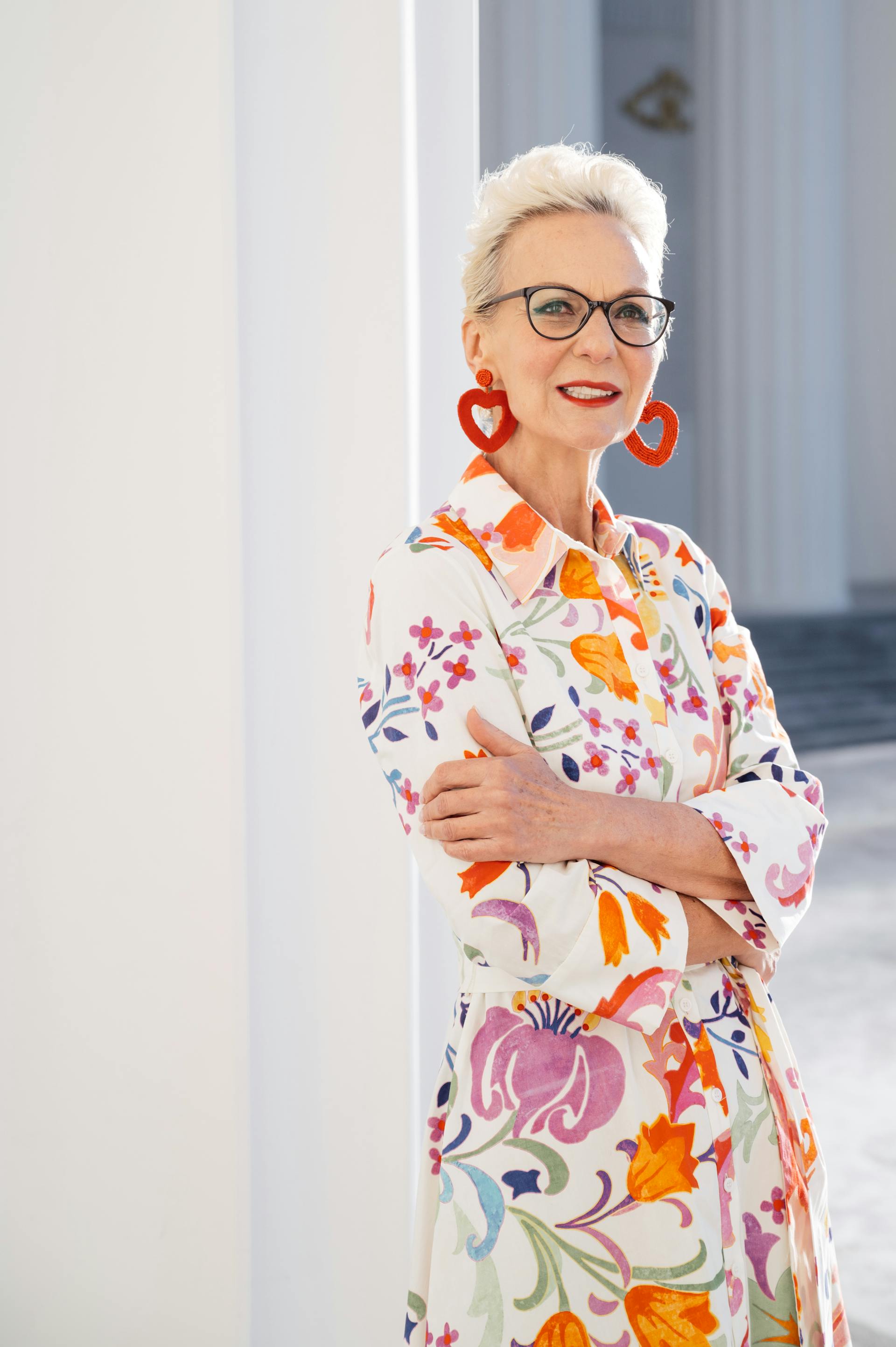 A mature woman grimacing | Source: Pexels