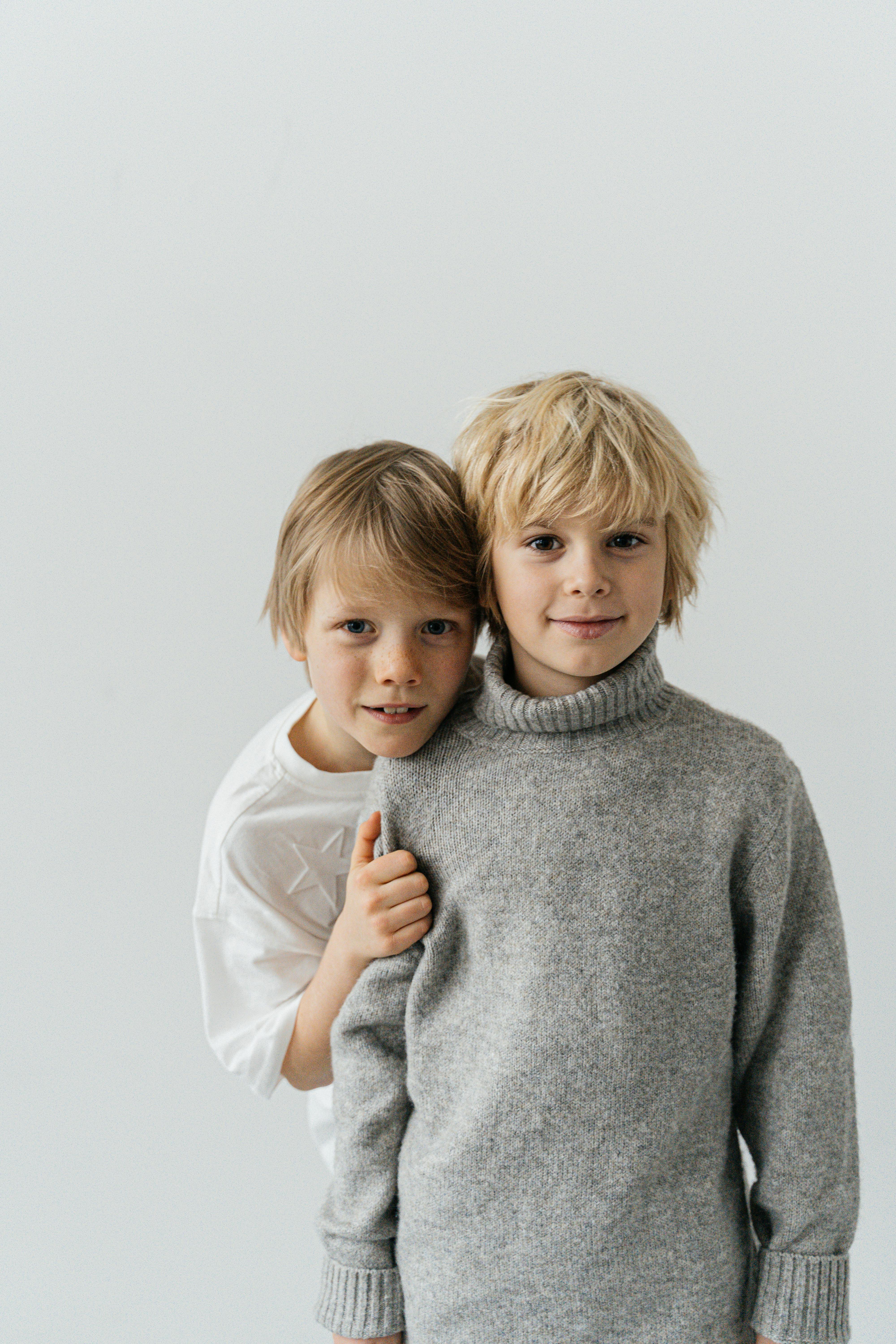 Two happy children | Source: Pexels