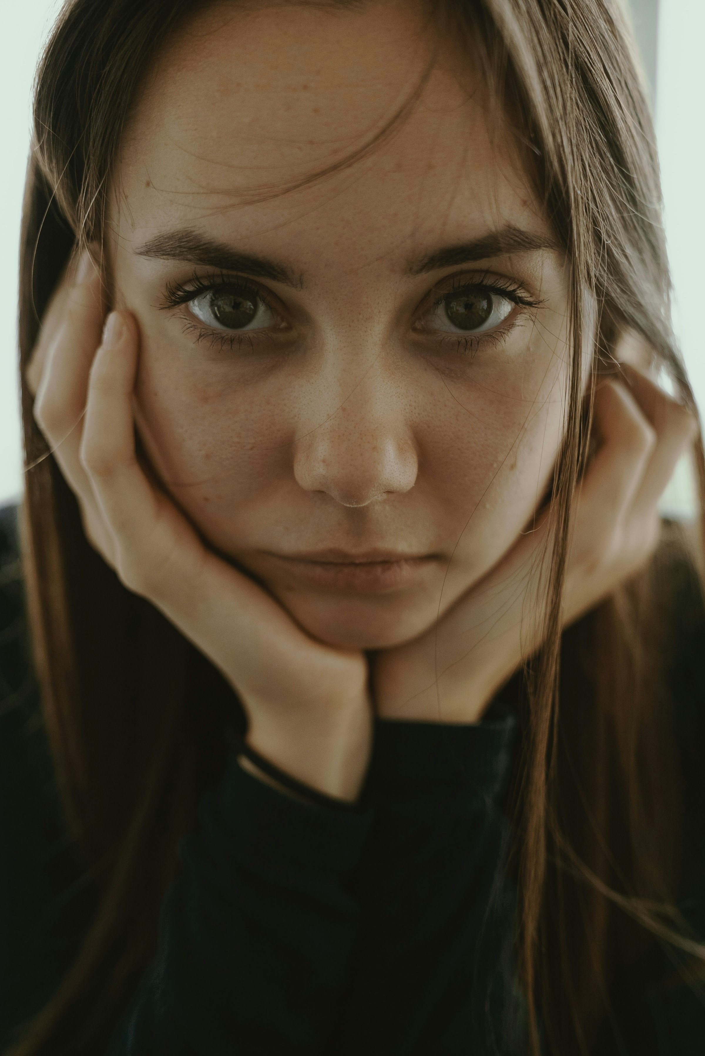 Um close-up de uma adolescente | Fonte: Unsplash