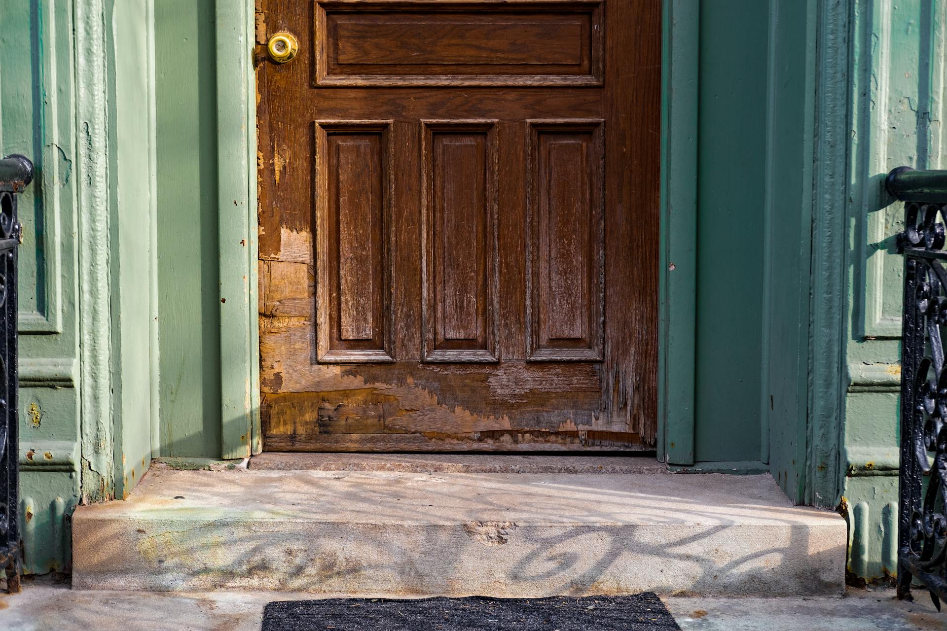 The front door of a house | Source: Pexels