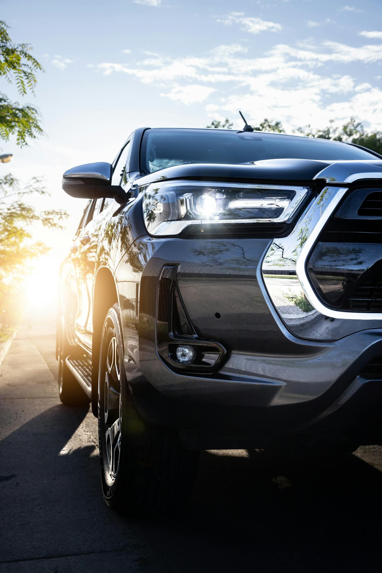 A black SUV on the road | Source: Pexels