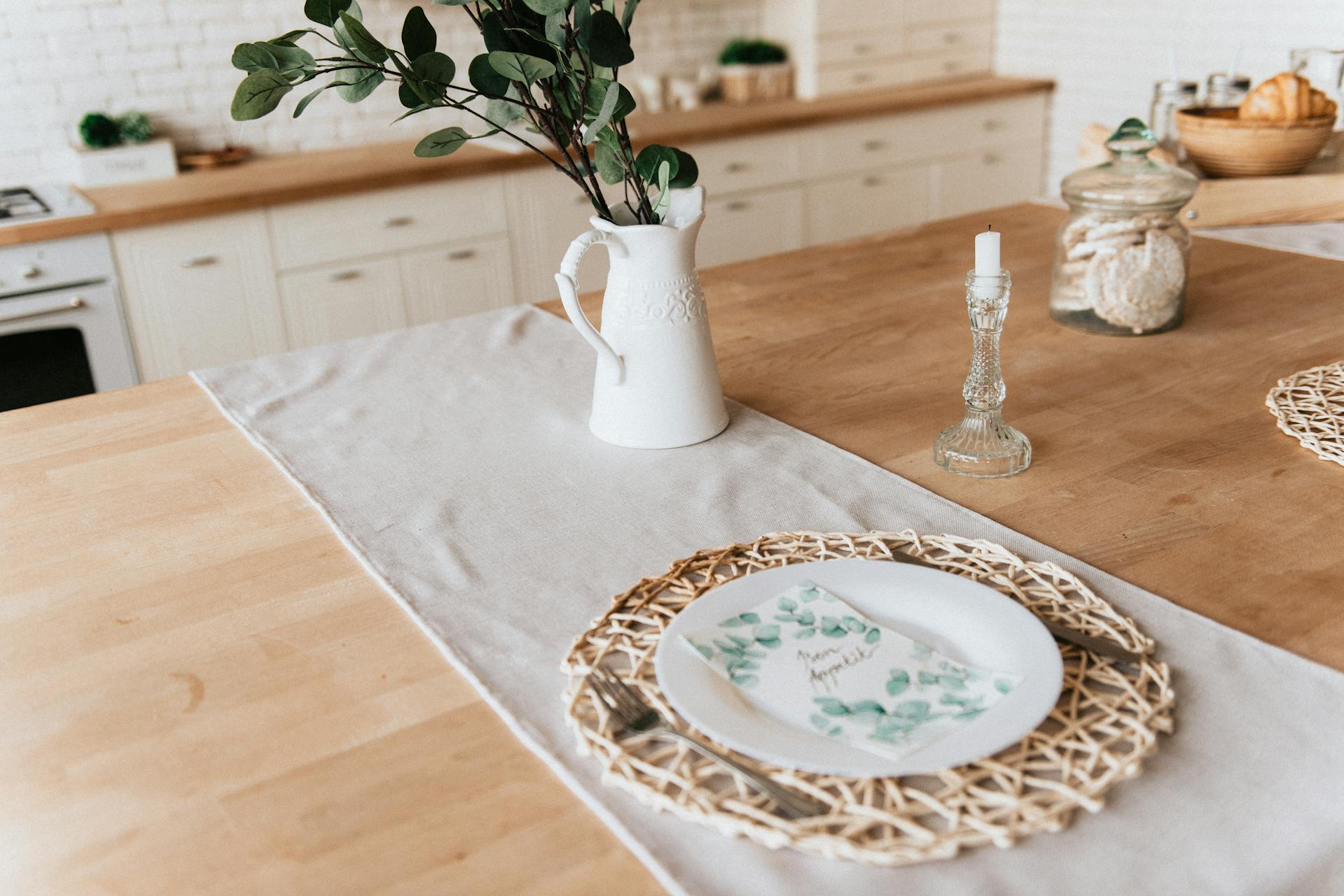 A close-up shot of a kitchen table | Source: Pexels