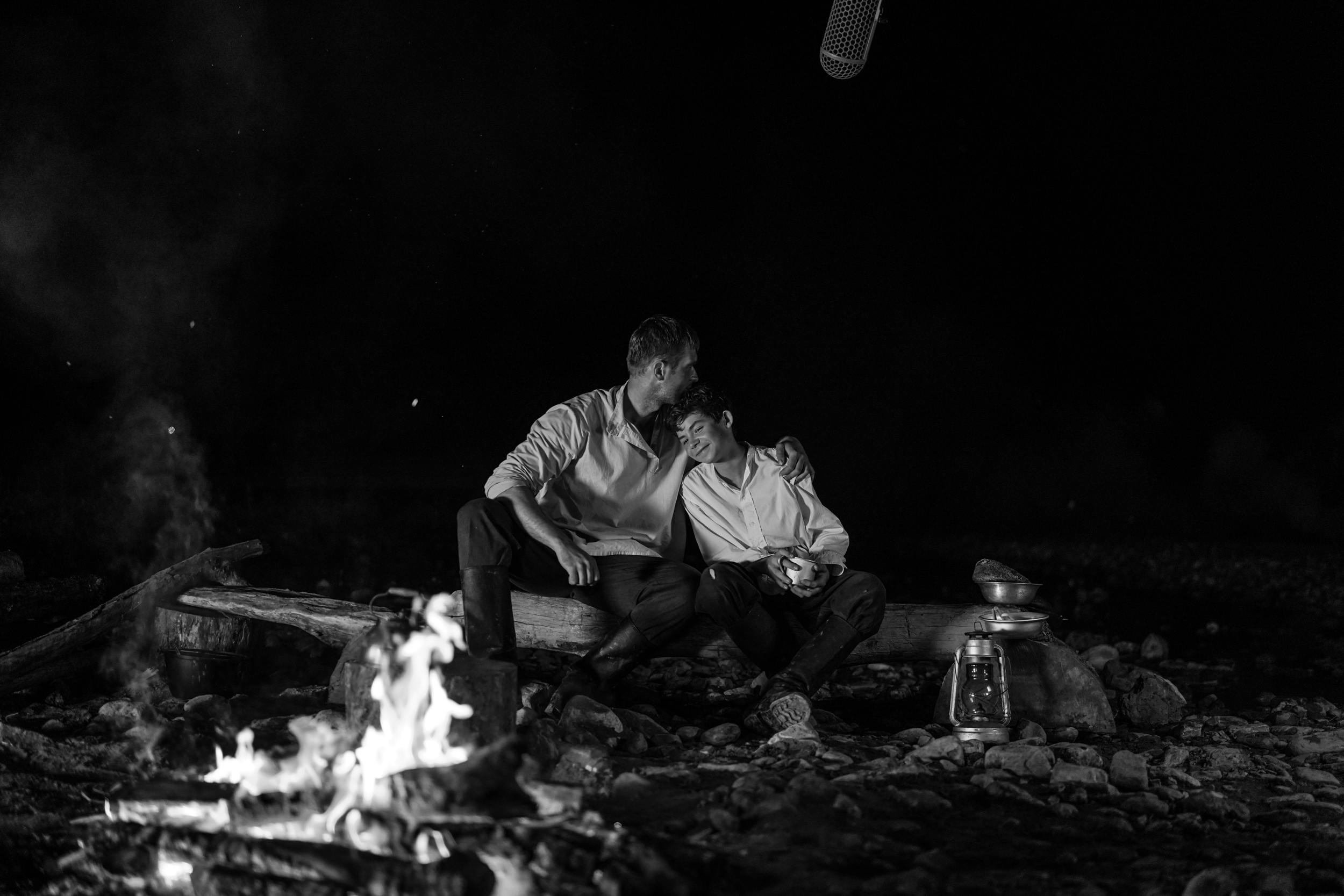 A father and son camping | Source: Pexels