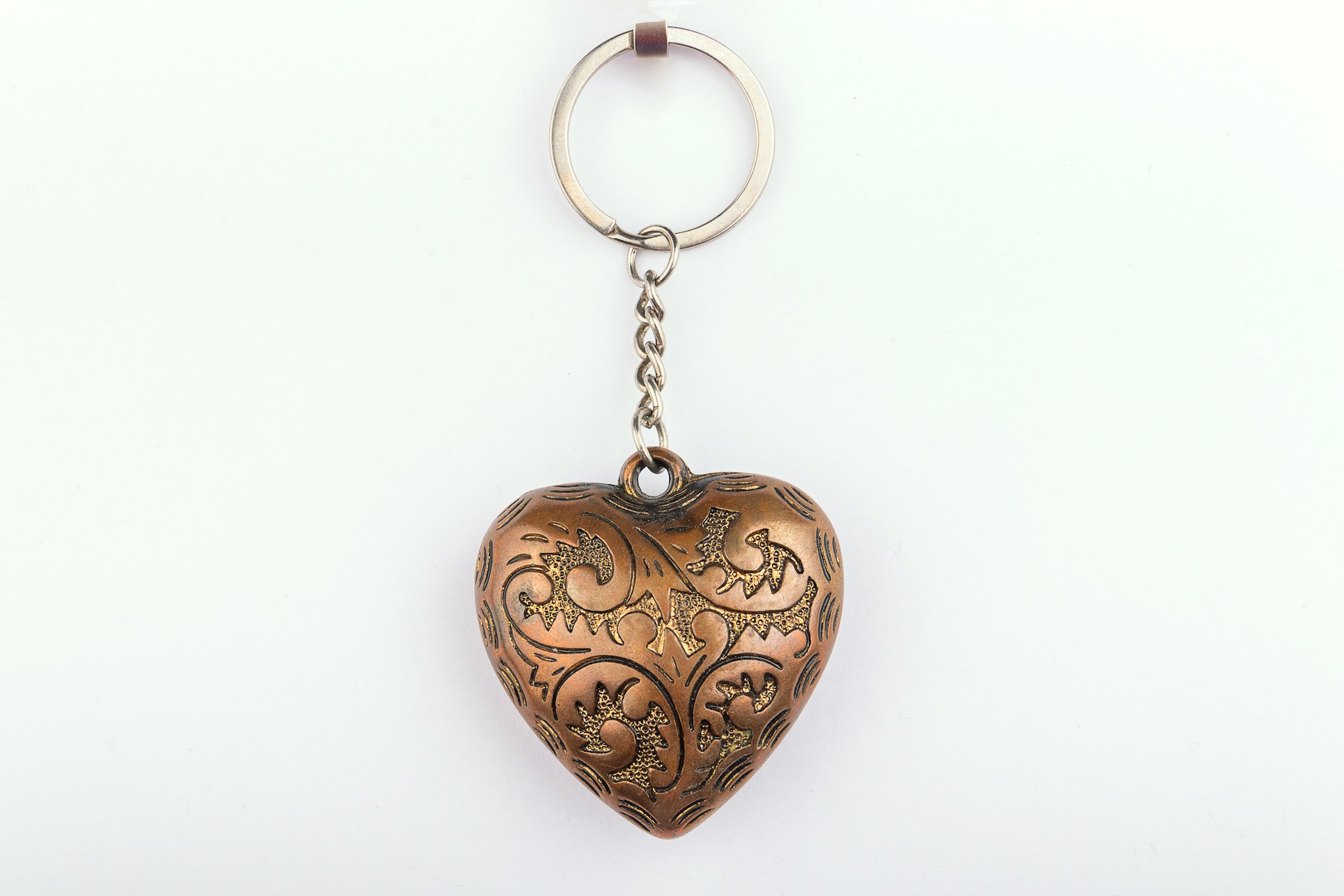 A heart-shaped keychain | Source: Unsplash