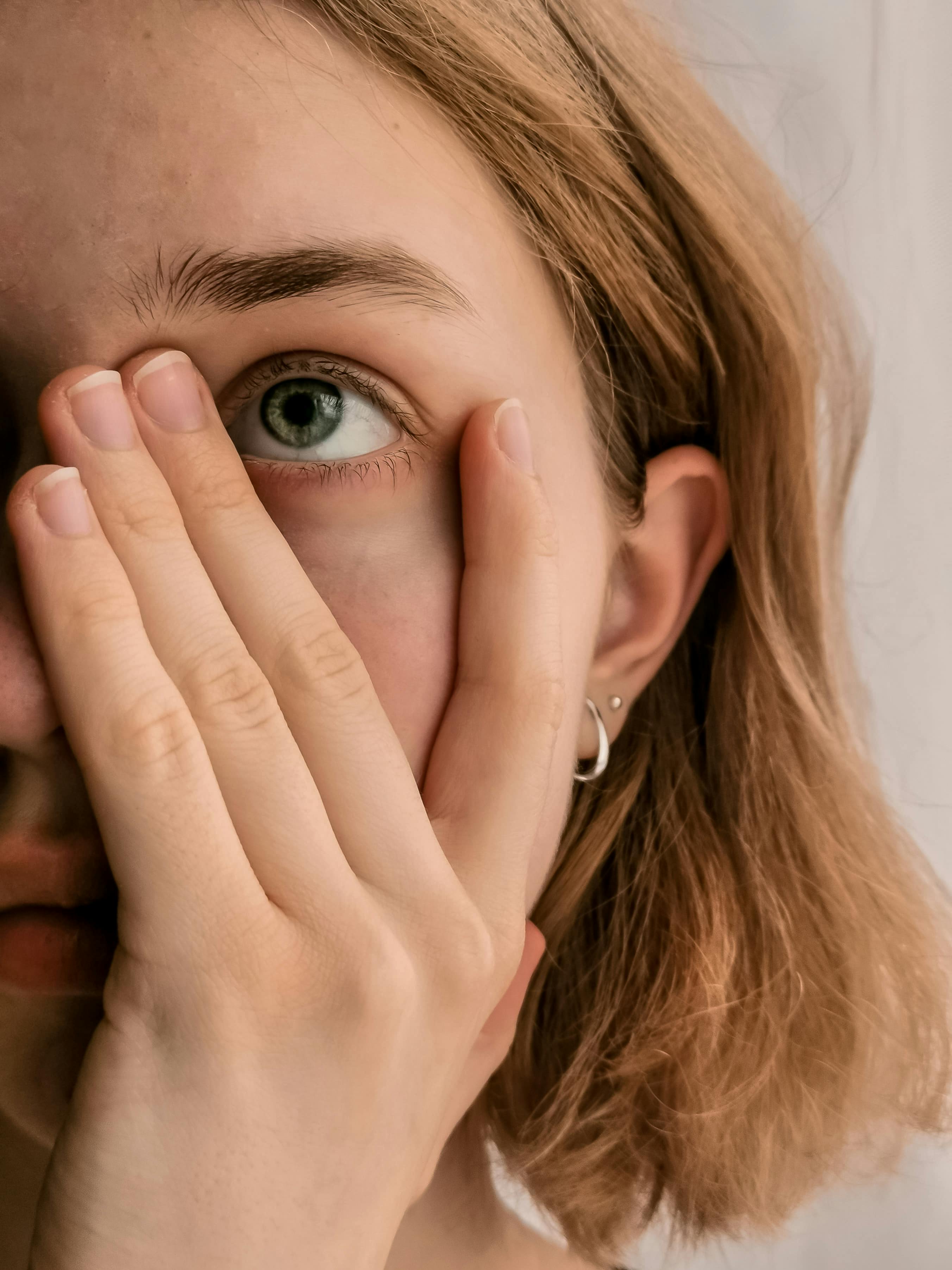 A shocked girl | Source: Pexels