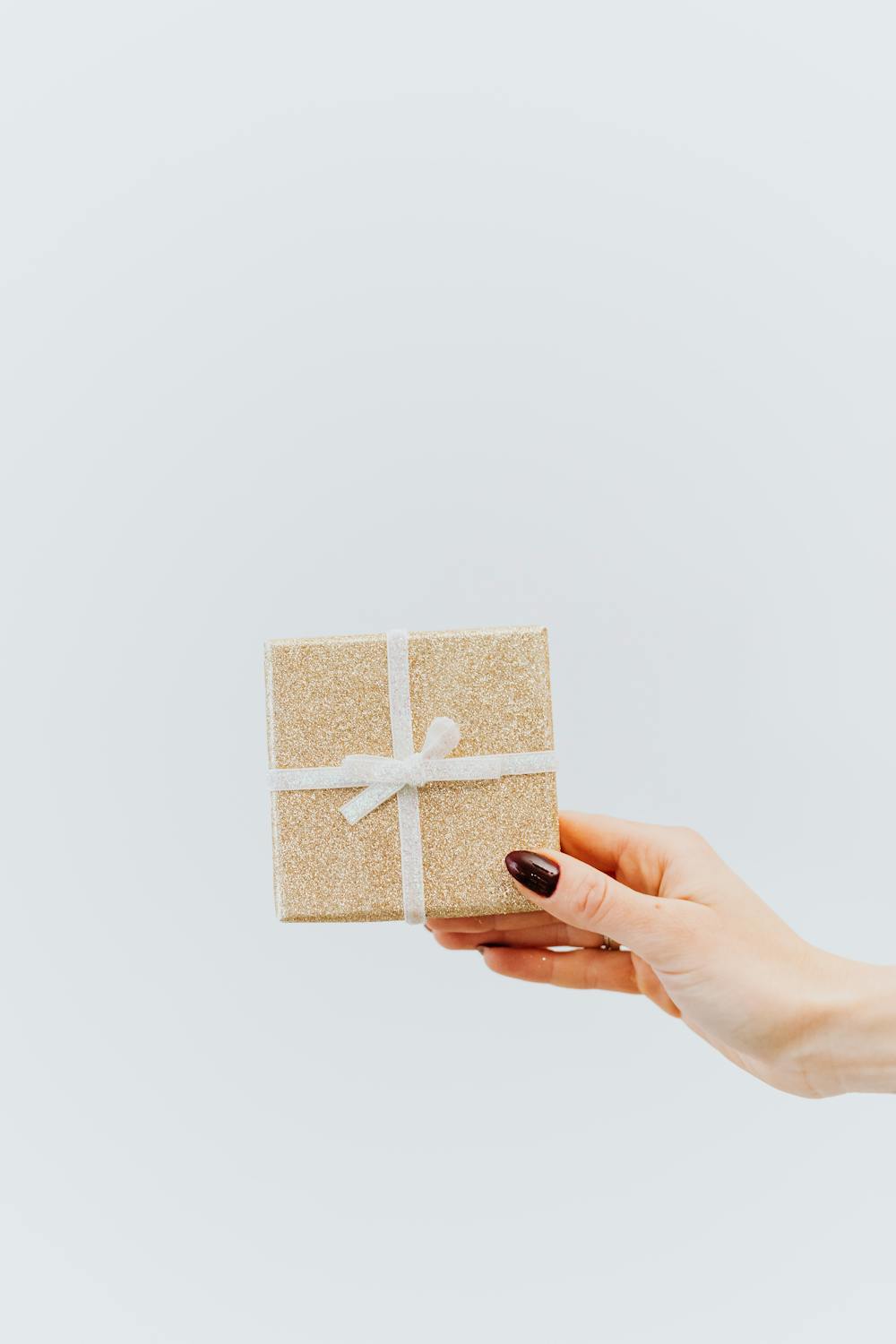 A small gift box | Source: Pexels