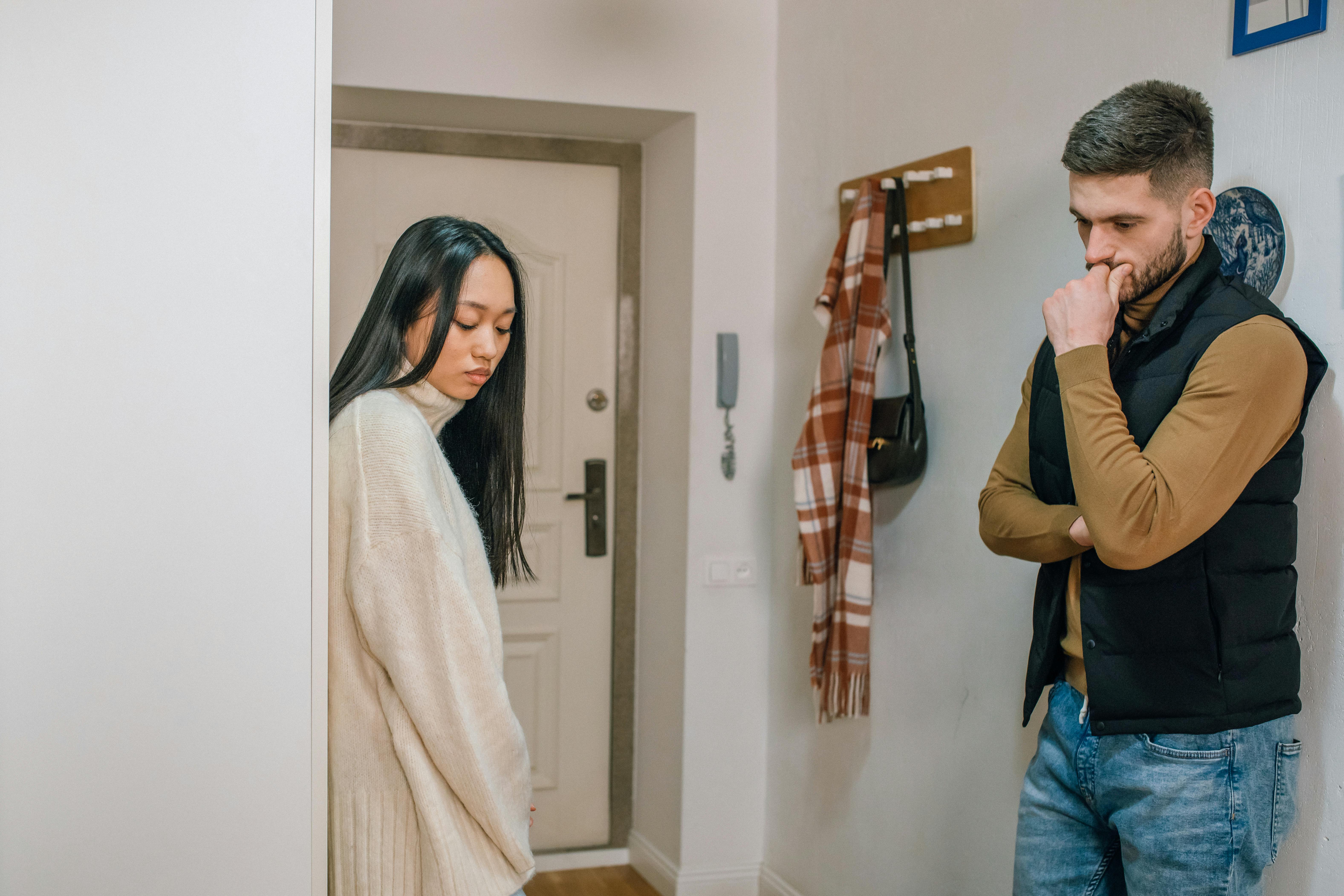 Couple talking | Source: Pexels