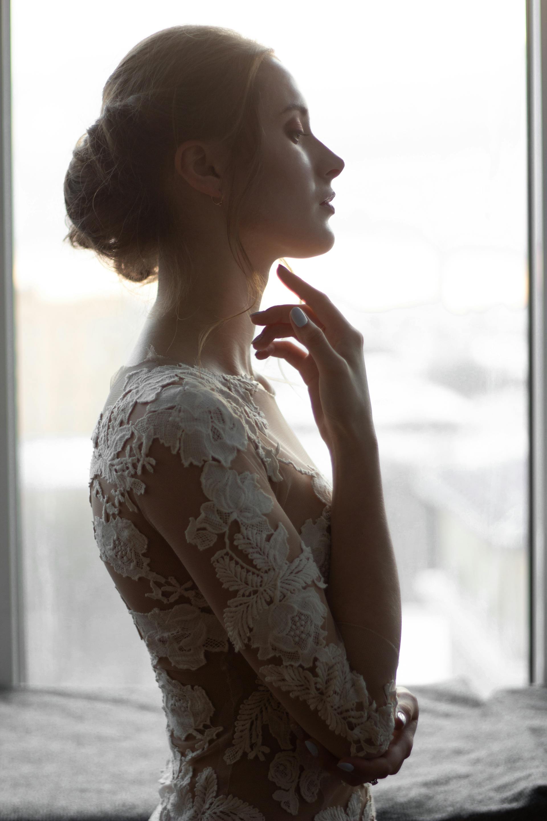 A thoughtful bride | Source: Pexels