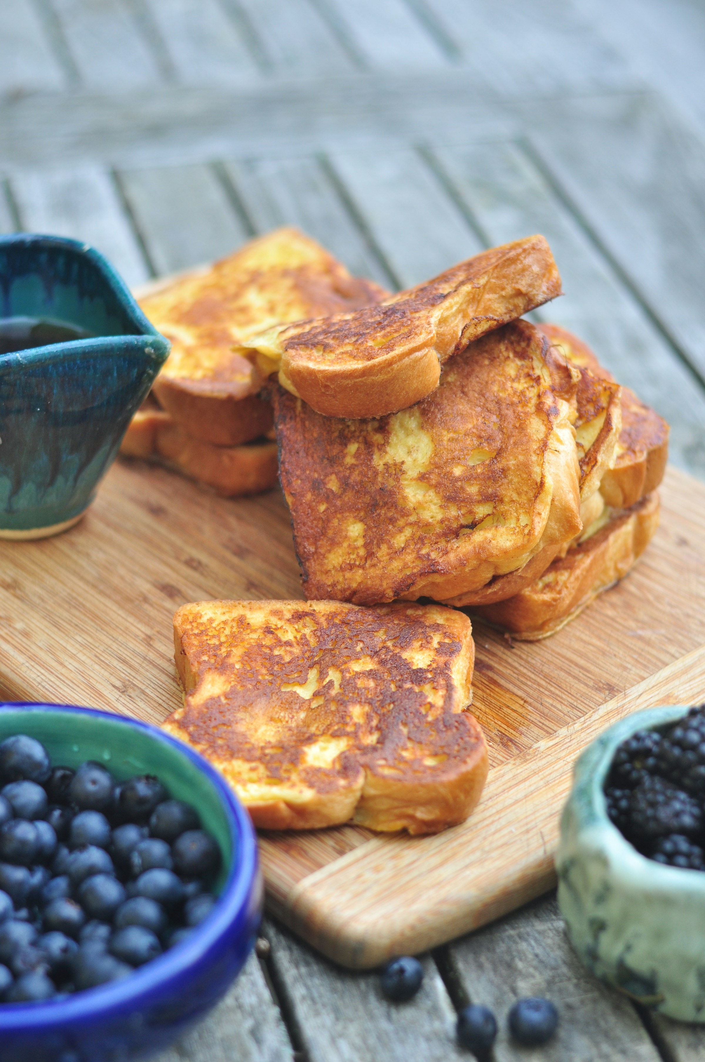 French toast and blueberries | Source: Unsplash