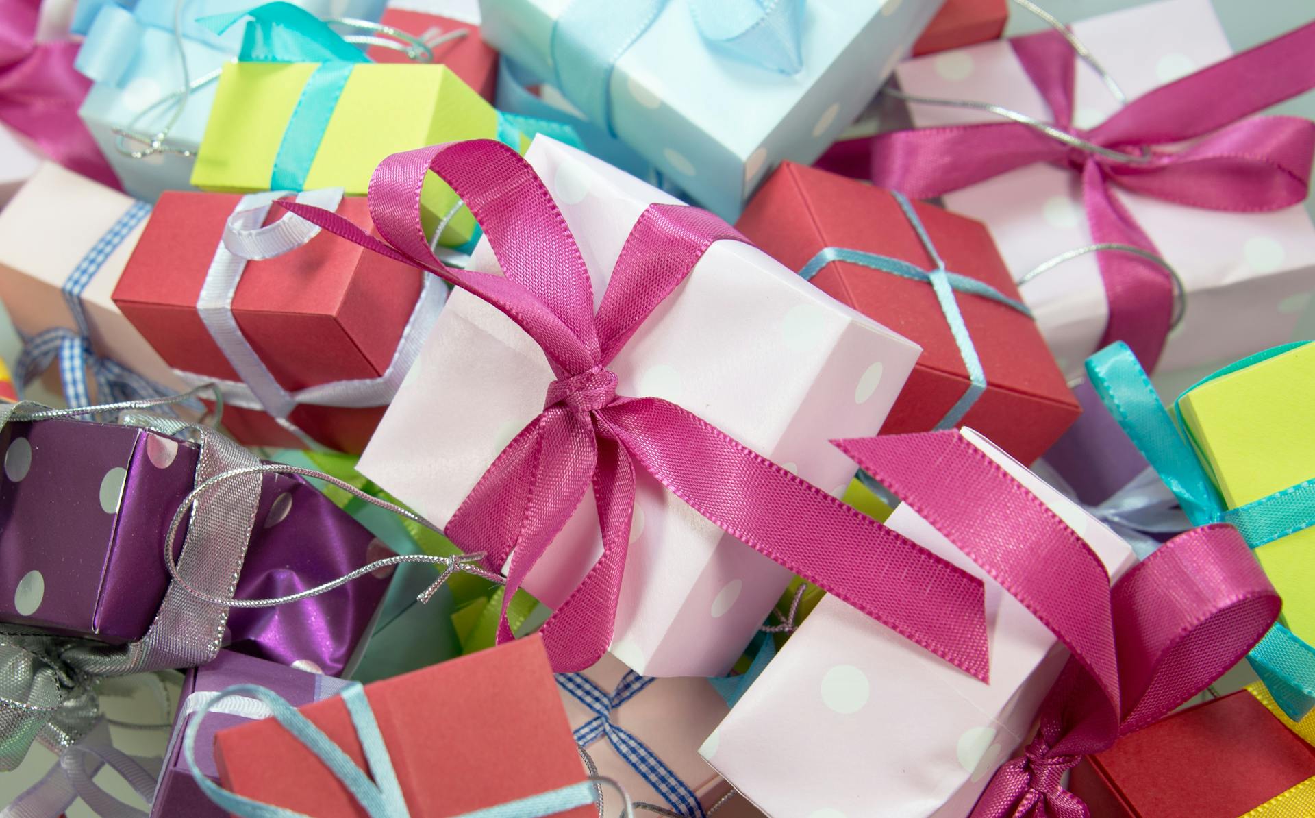 A pile of gift boxes | Source: Pexels