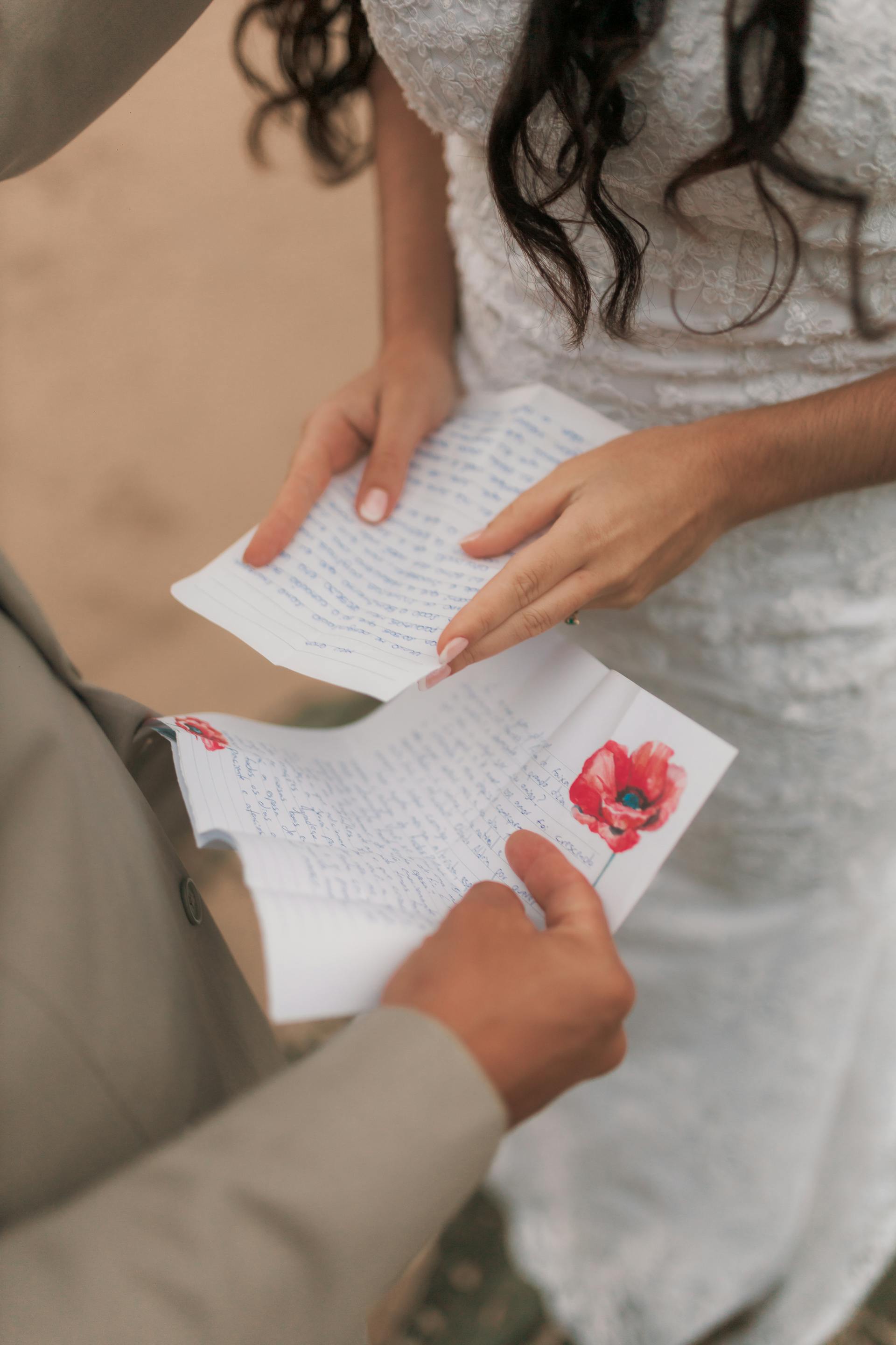 A close-up shot of a bride and groom exchanging wedding vows | Source: Pexels