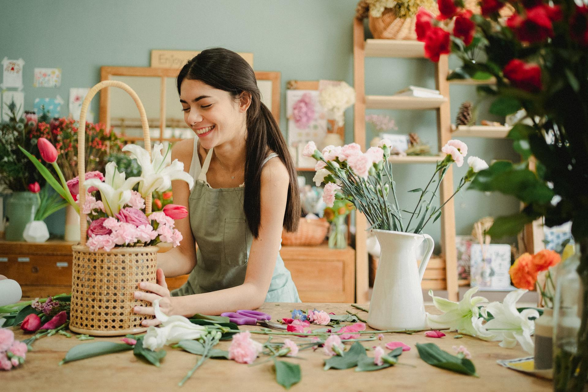 A girl in a flower shop | Source: Pexels