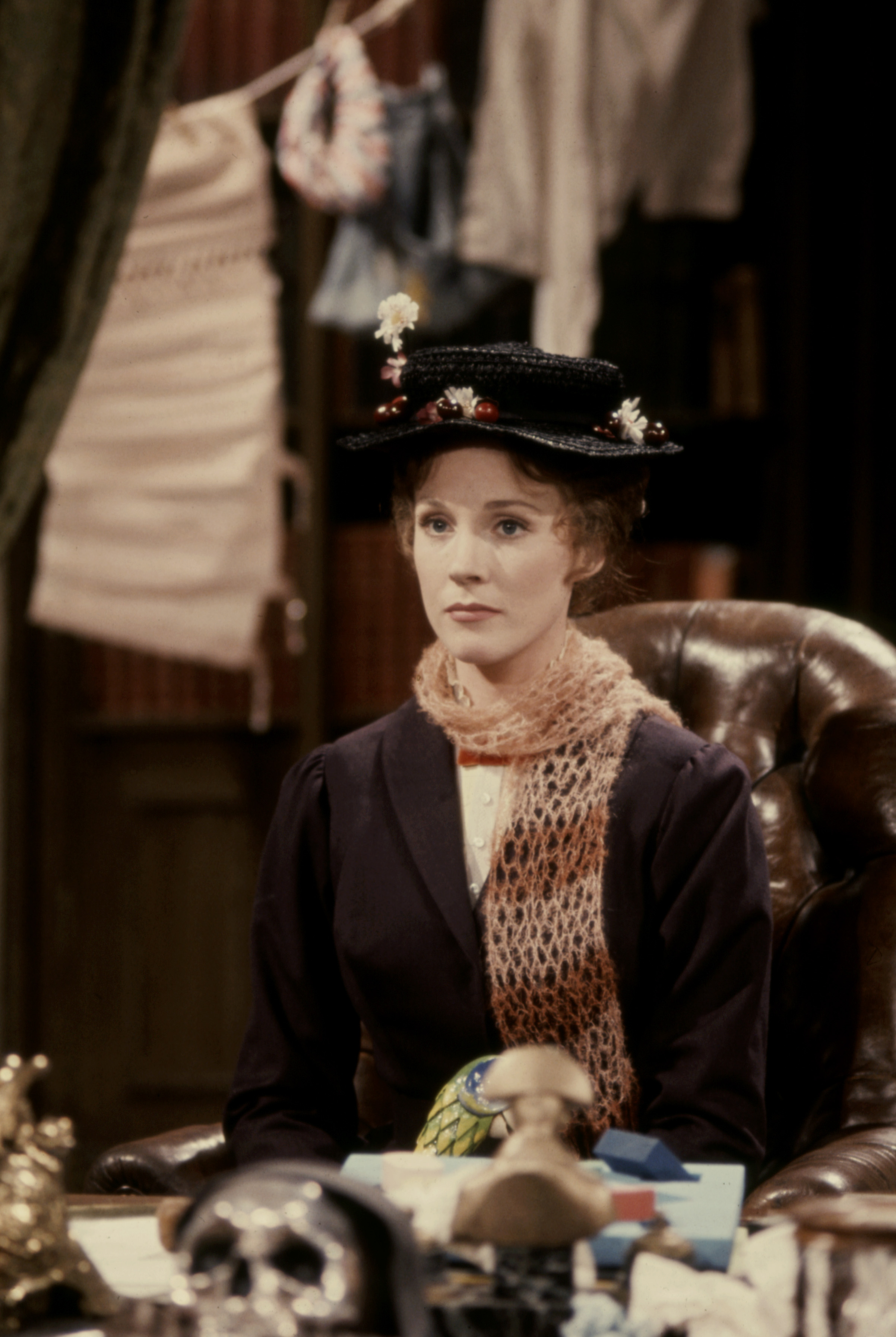 Julie Andrews as Mary Poppins appearing in sketch on the ABC tv special "Julie: My Favorite Things" circa 1975. | Source: Getty Images