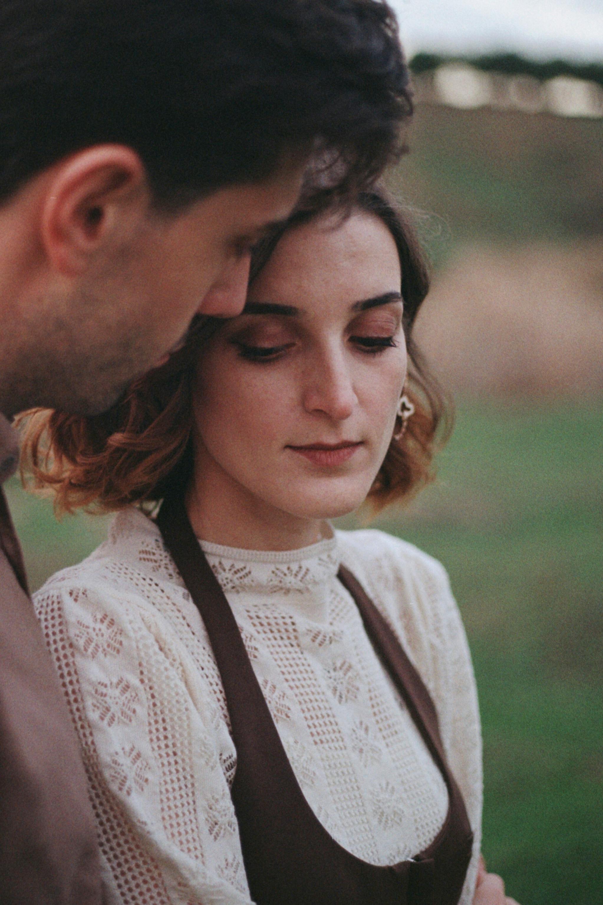 A woman in deep thought | Source: Pexels