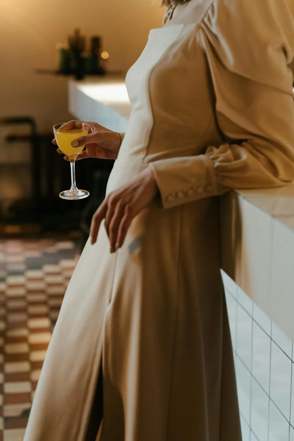 A woman in a restaurant | Source: Pexels