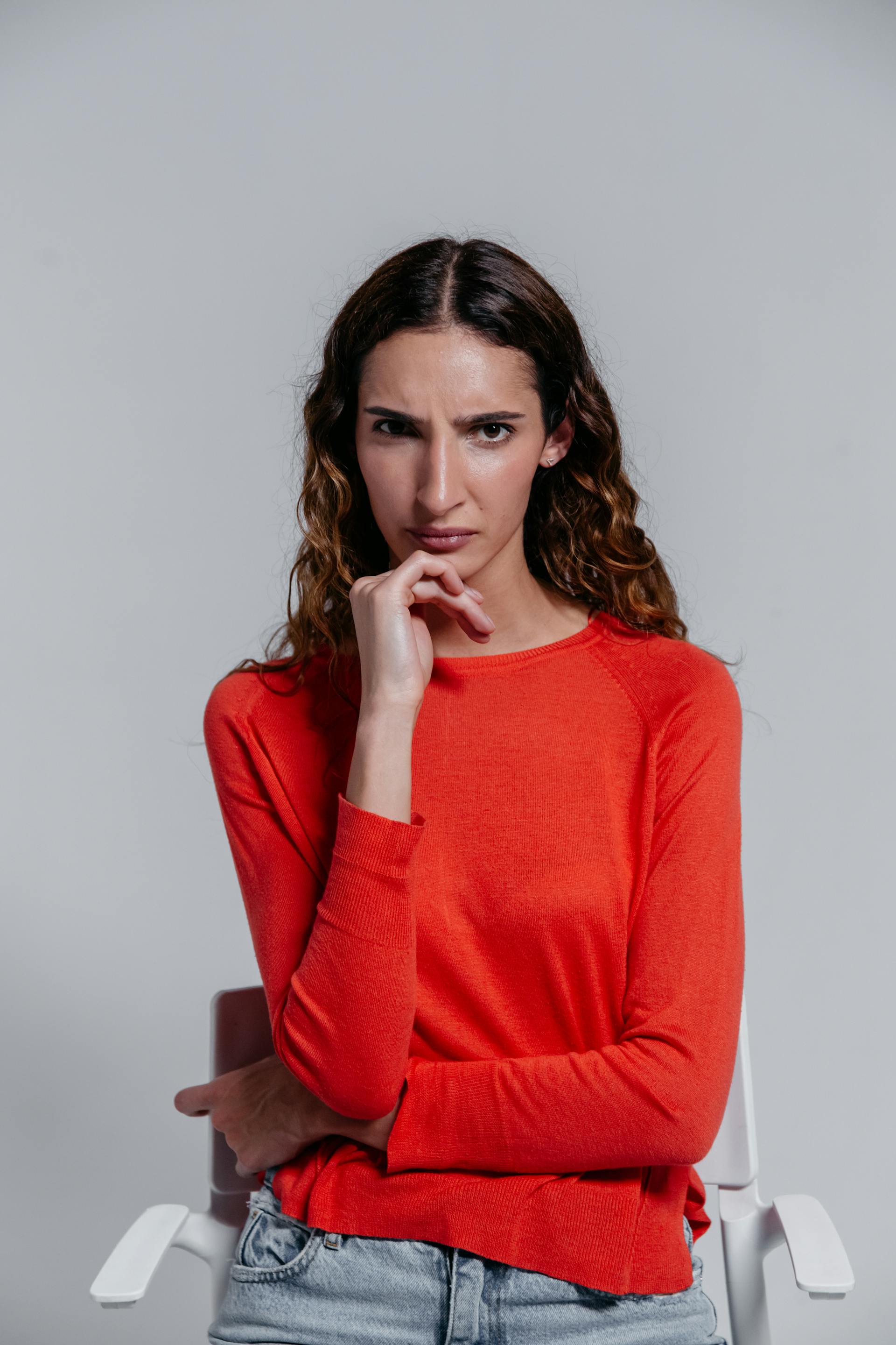 A woman watching someone expectantly | Source: Pexels