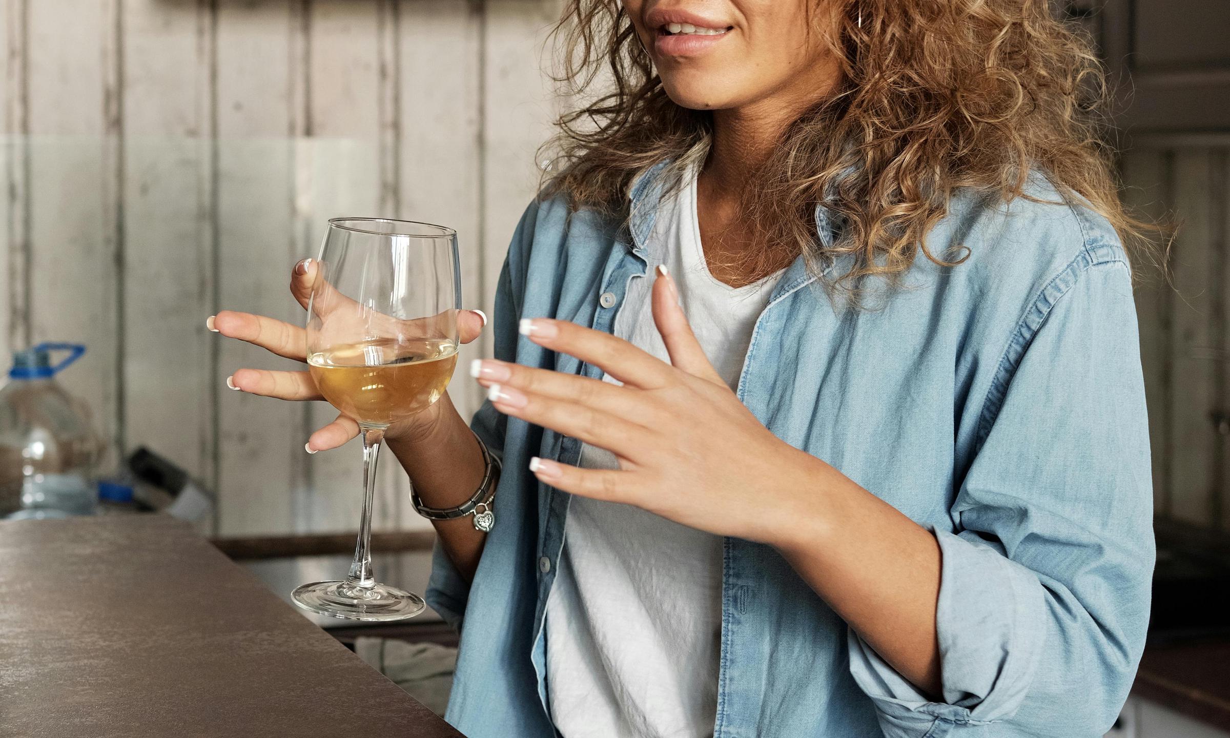 Sophie and Julia chatting and sharing their disappointment | Source: Pexels