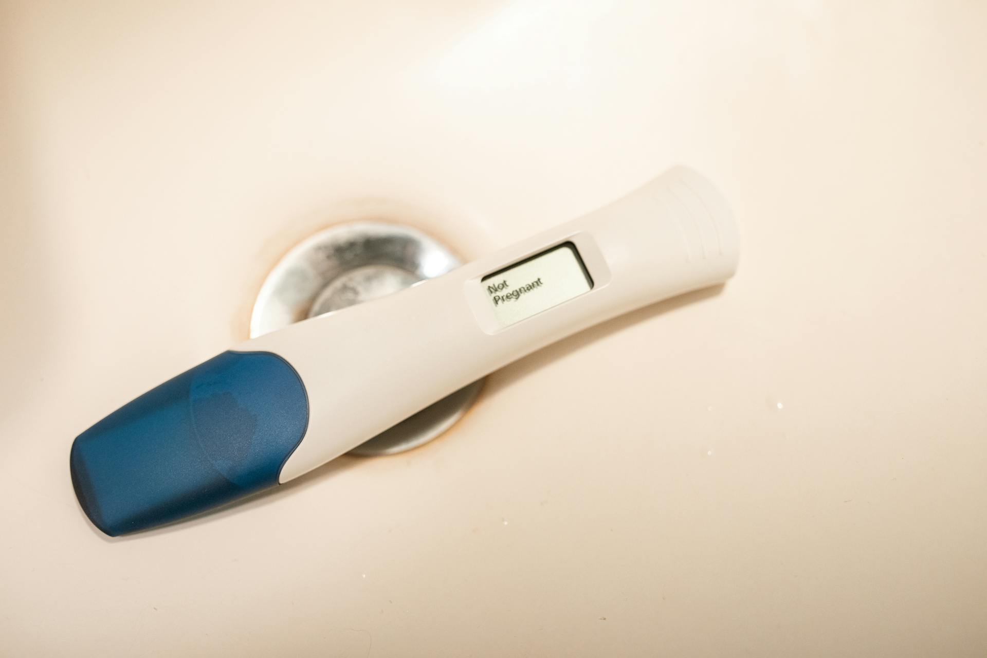 A pregnancy test showing negative results | Source: Pexels
