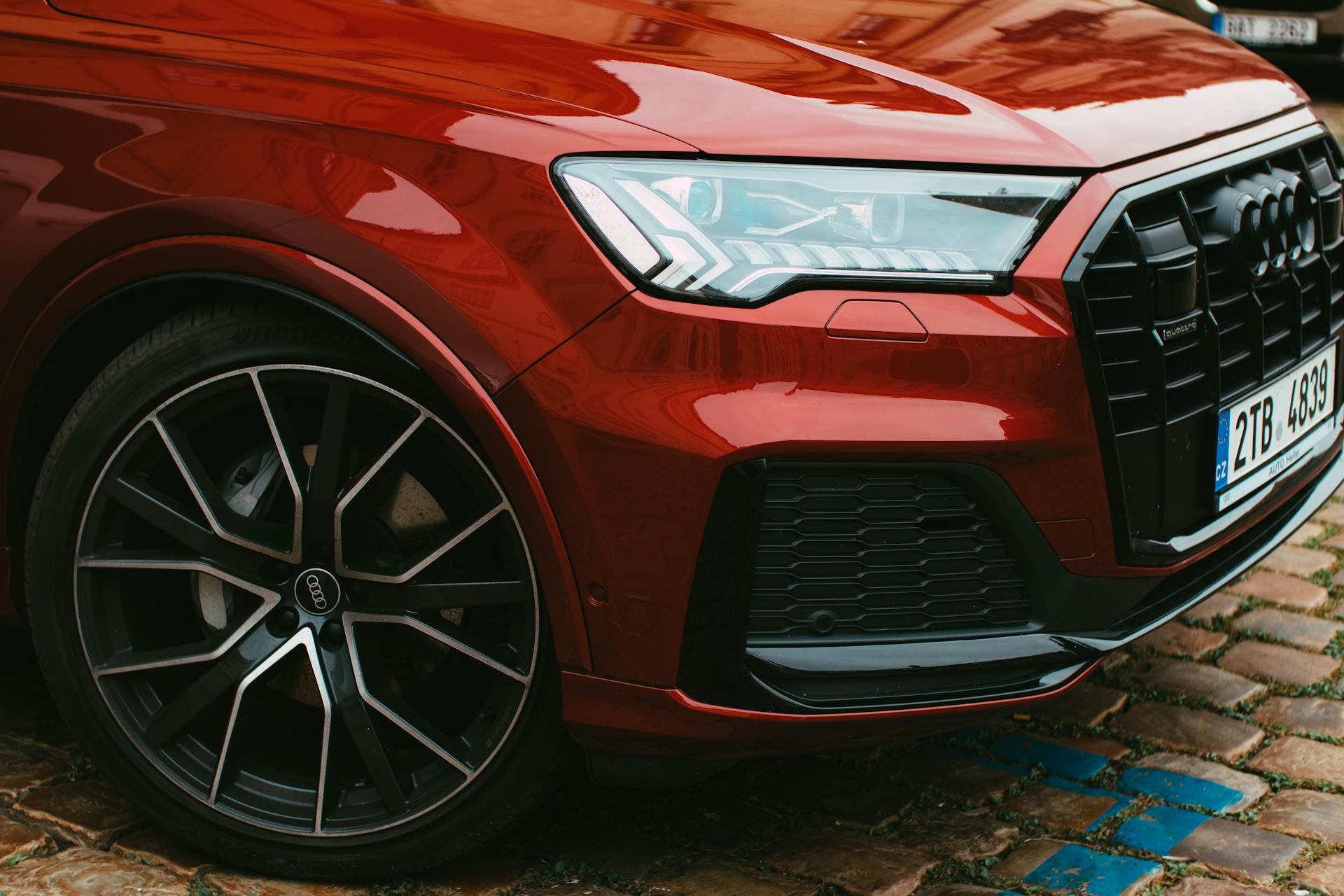 A red audi | Source: Pexels