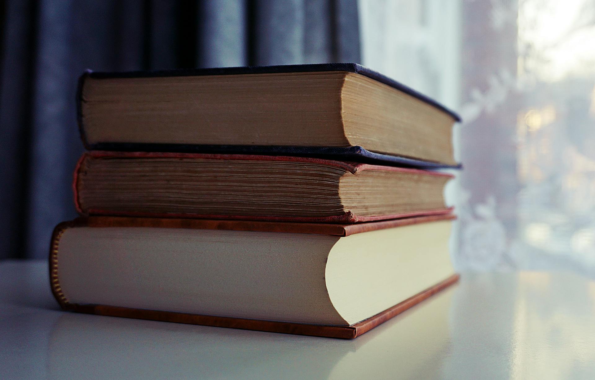 A pile of books | Source: Pexels