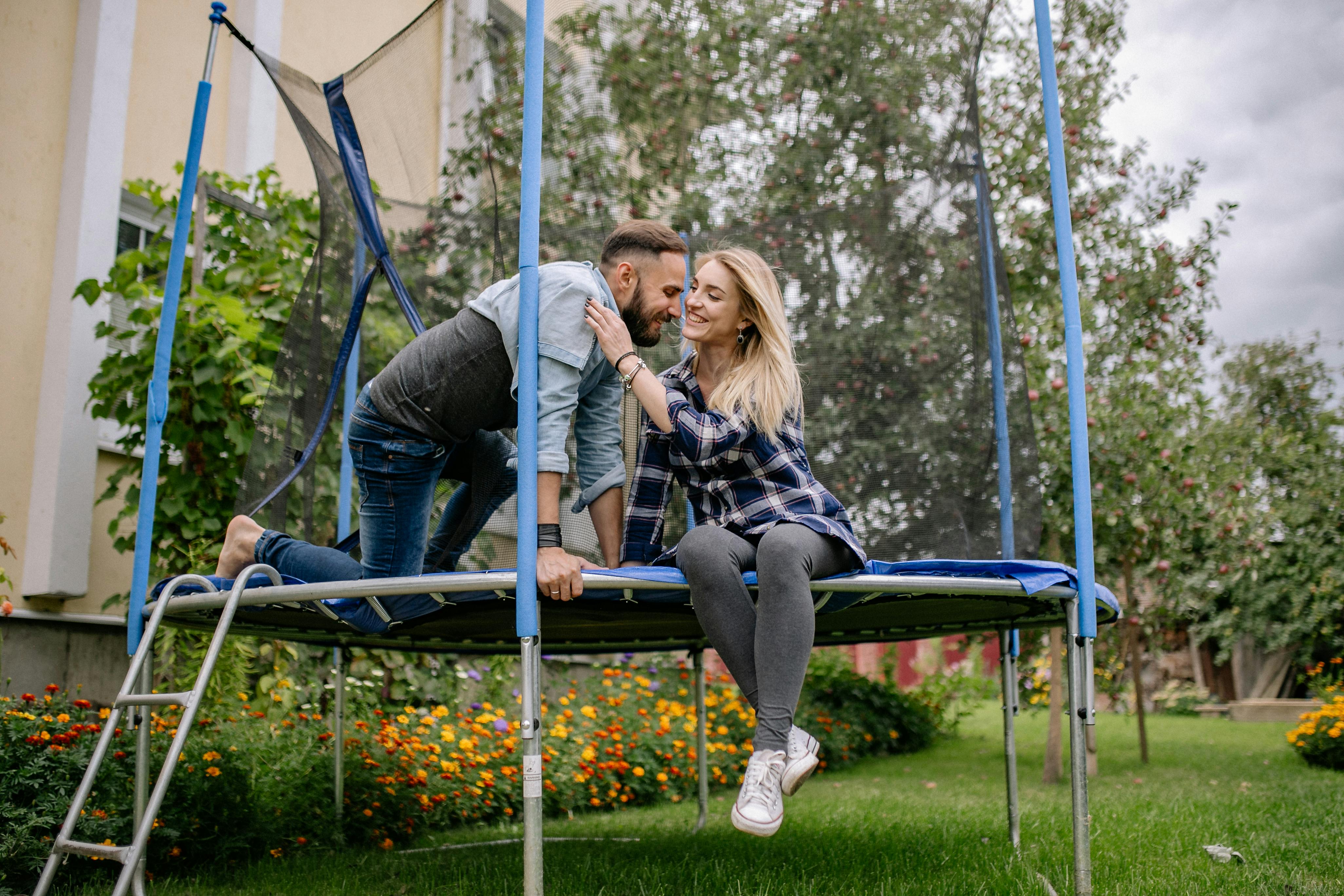 A happy couple at home | Source: Pexels