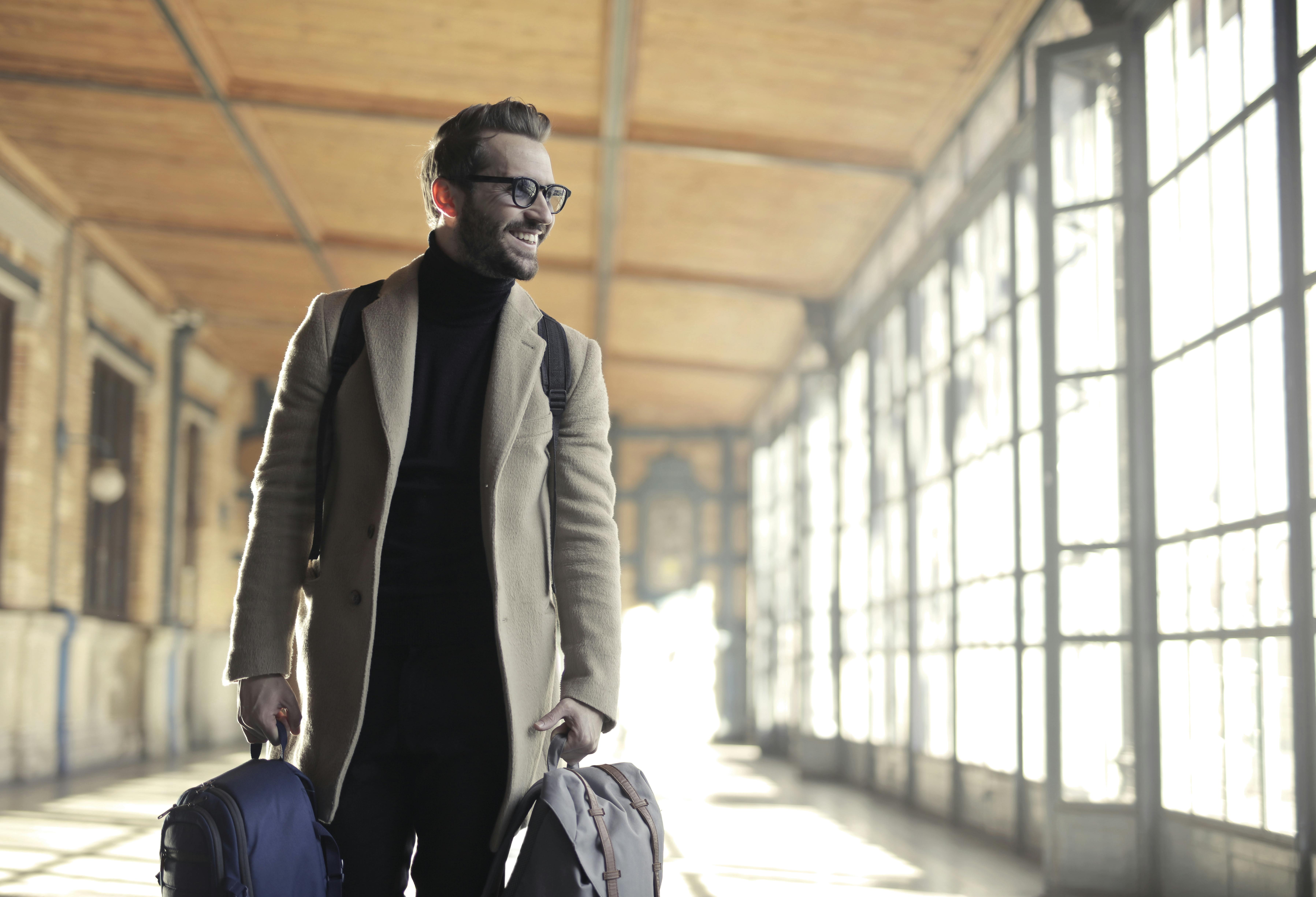 A man on a business trip | Source: Pexels