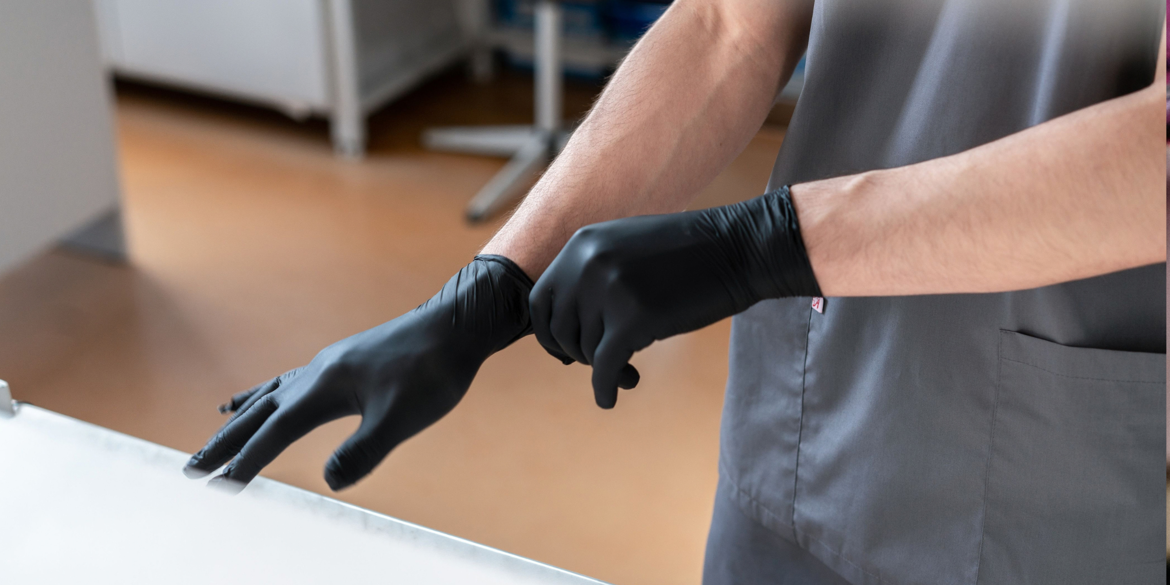 Gloved hands | Source: Pexels