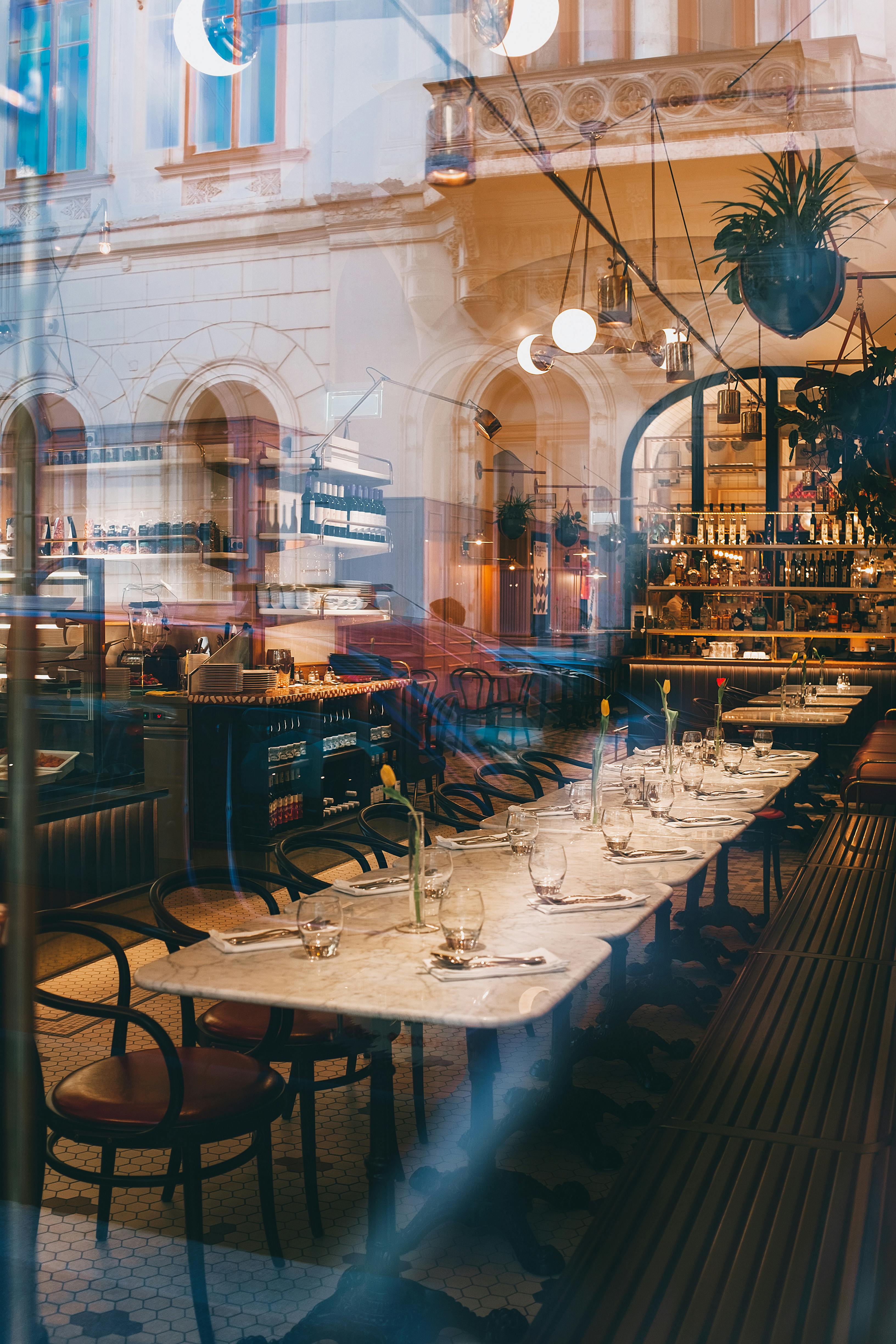 The interior of an upscale restaurant | Source: Pexels